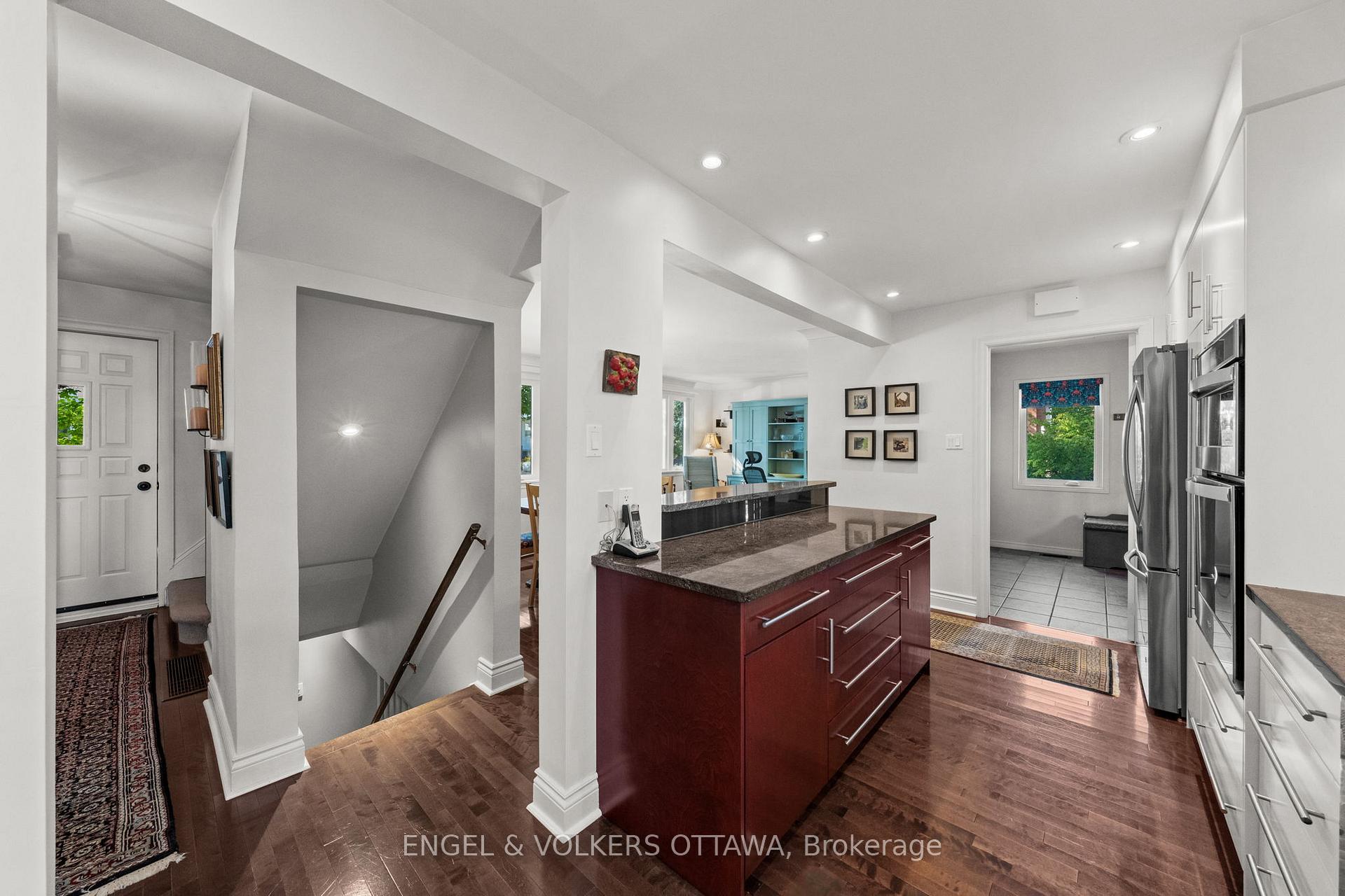 Photo 13 of 86 Ivy Crescent, Ottawa, Lindenlea — HOMEH
