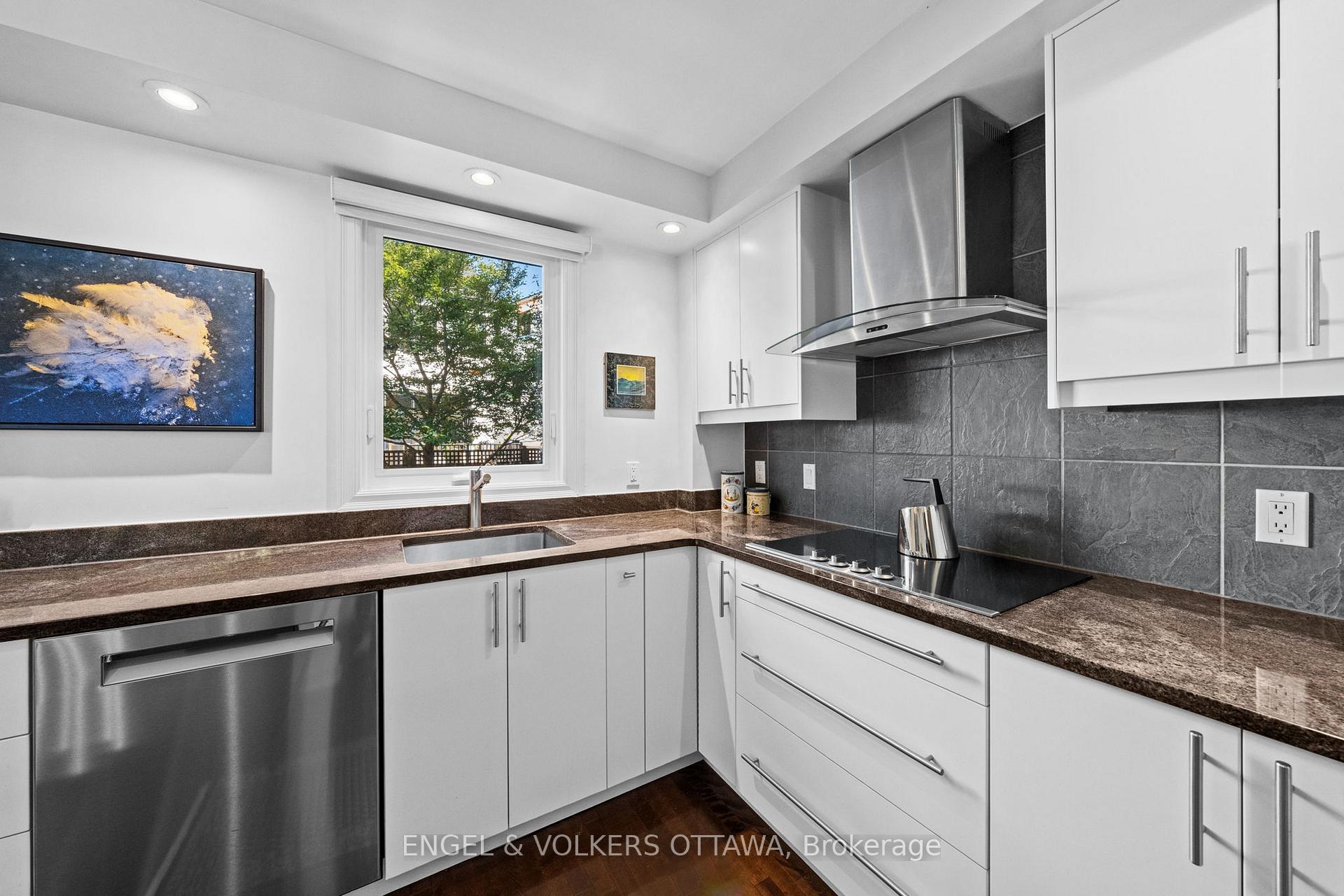 Photo 14 of 86 Ivy Crescent, Ottawa, Lindenlea — HOMEH