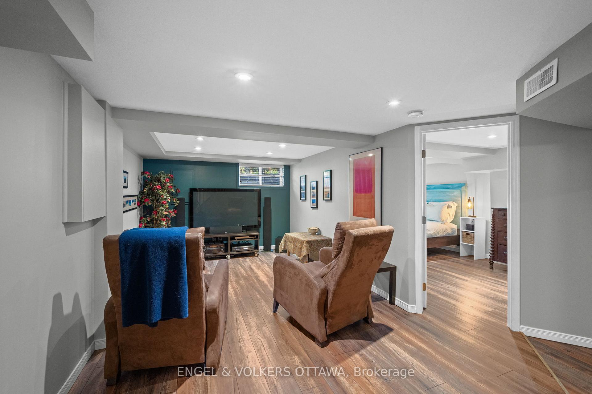 Photo 28 of 86 Ivy Crescent, Ottawa, Lindenlea — HOMEH