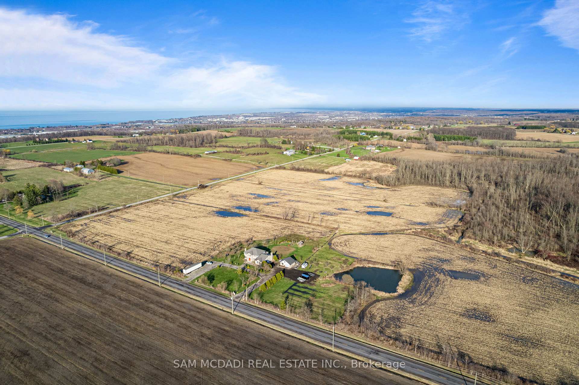 Photo 2 of 225 Park Road S, Grimsby, Grimsby Escarpment — HOMEH