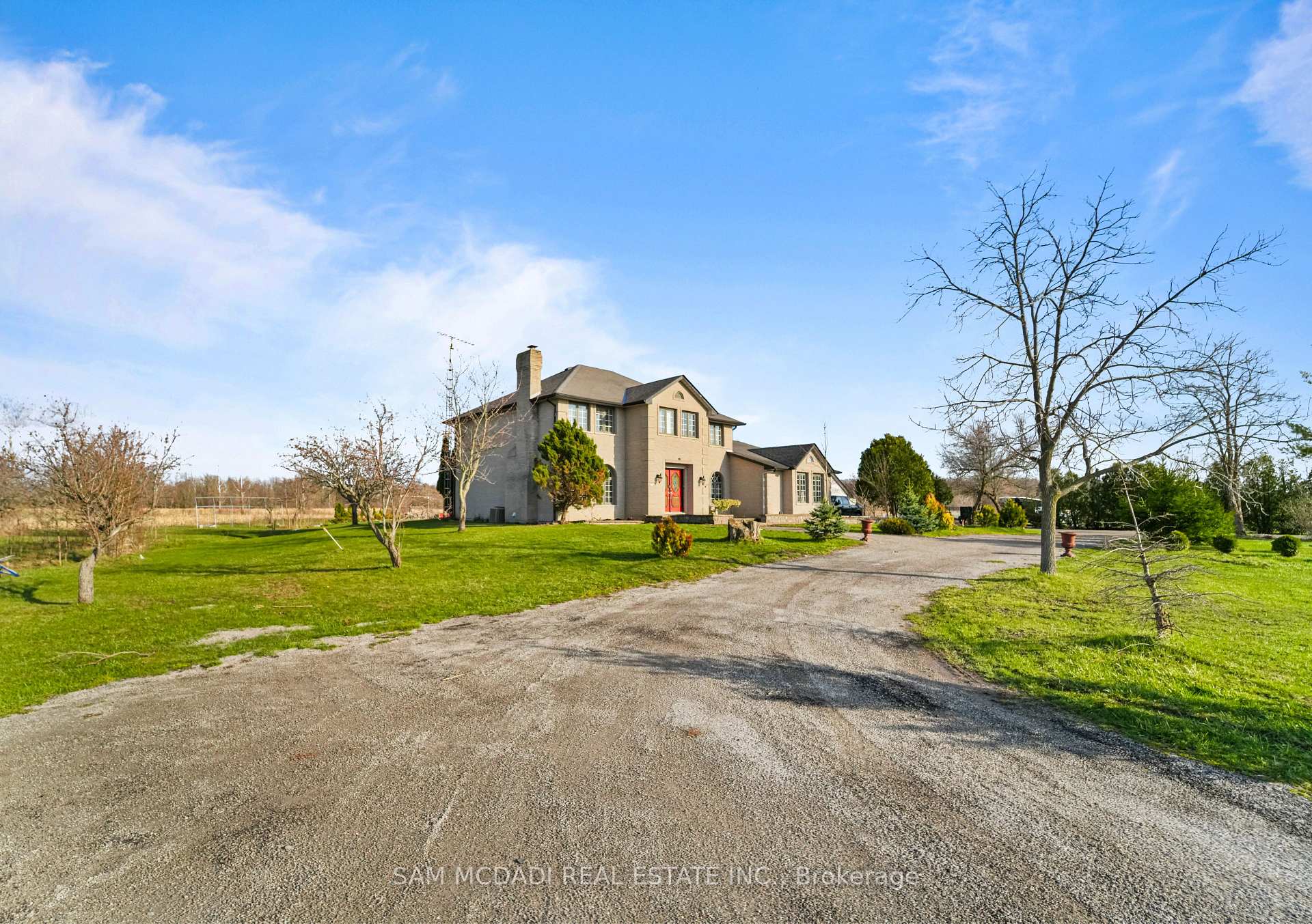 Photo 4 of 225 Park Road S, Grimsby, Grimsby Escarpment — HOMEH