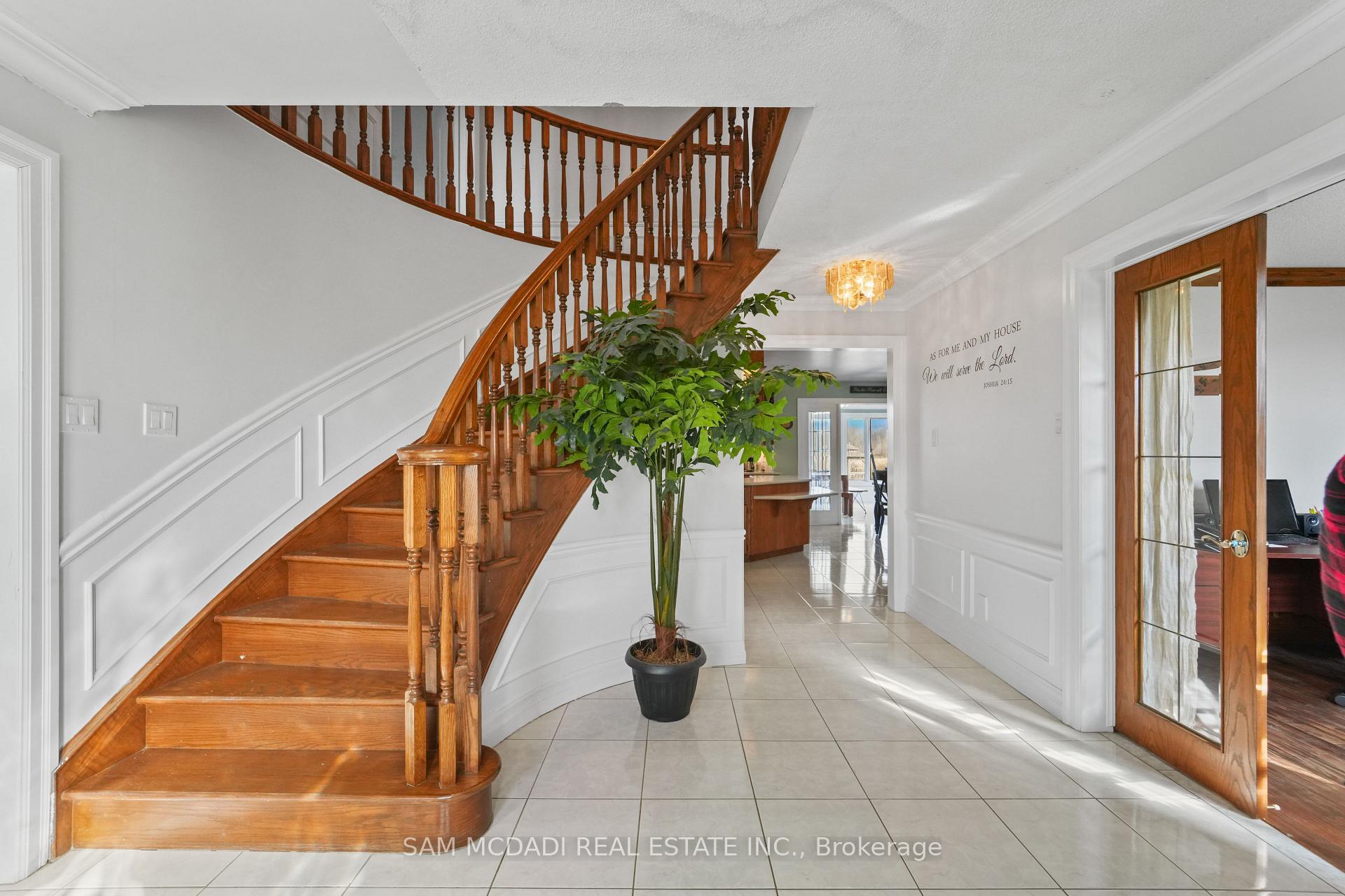 Photo 7 of 225 Park Road S, Grimsby, Grimsby Escarpment — HOMEH