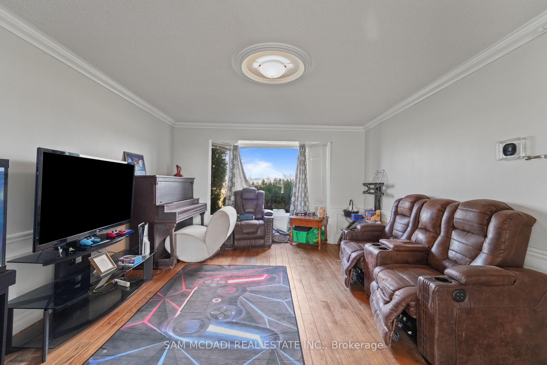 Photo 10 of 225 Park Road S, Grimsby, Grimsby Escarpment — HOMEH