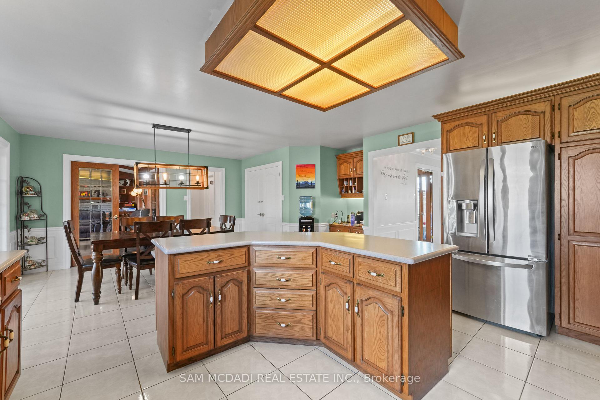 Photo 14 of 225 Park Road S, Grimsby, Grimsby Escarpment — HOMEH