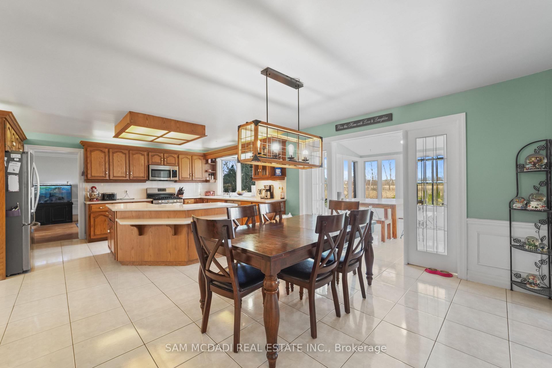 Photo 15 of 225 Park Road S, Grimsby, Grimsby Escarpment — HOMEH