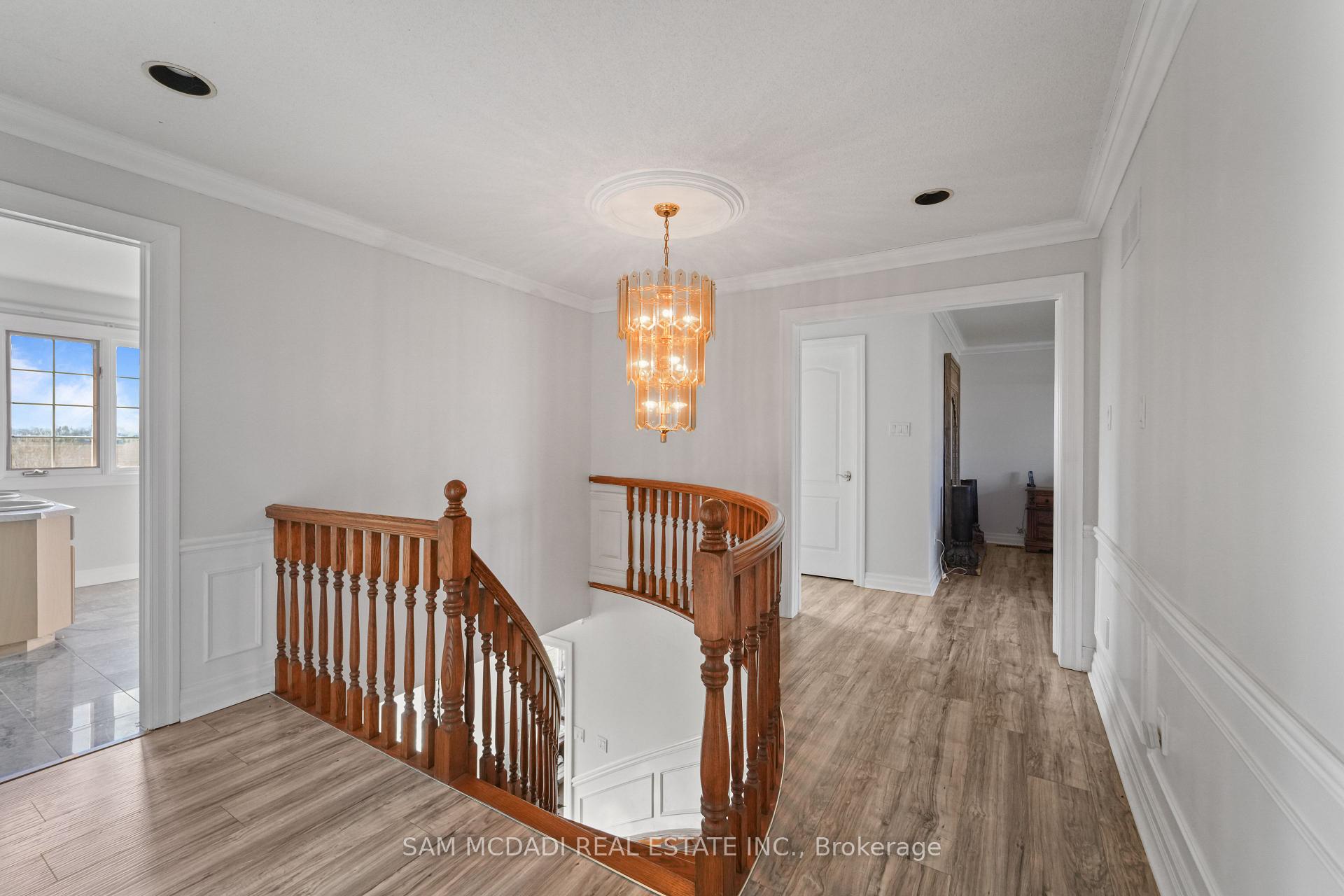 Photo 23 of 225 Park Road S, Grimsby, Grimsby Escarpment — HOMEH