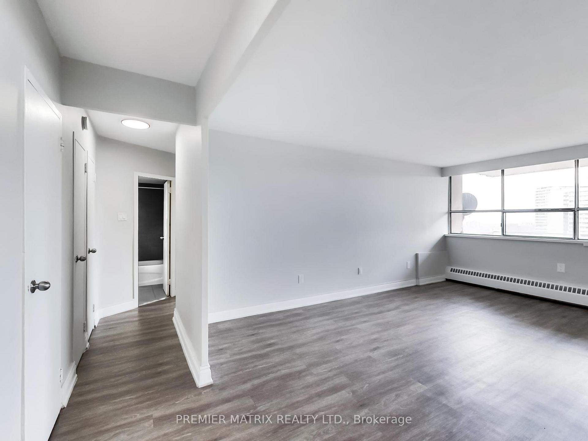 Photo 4 of Unit 1411, 65 Thorncliffe Park Drive, Toronto, Thorncliffe Park — HOMEH