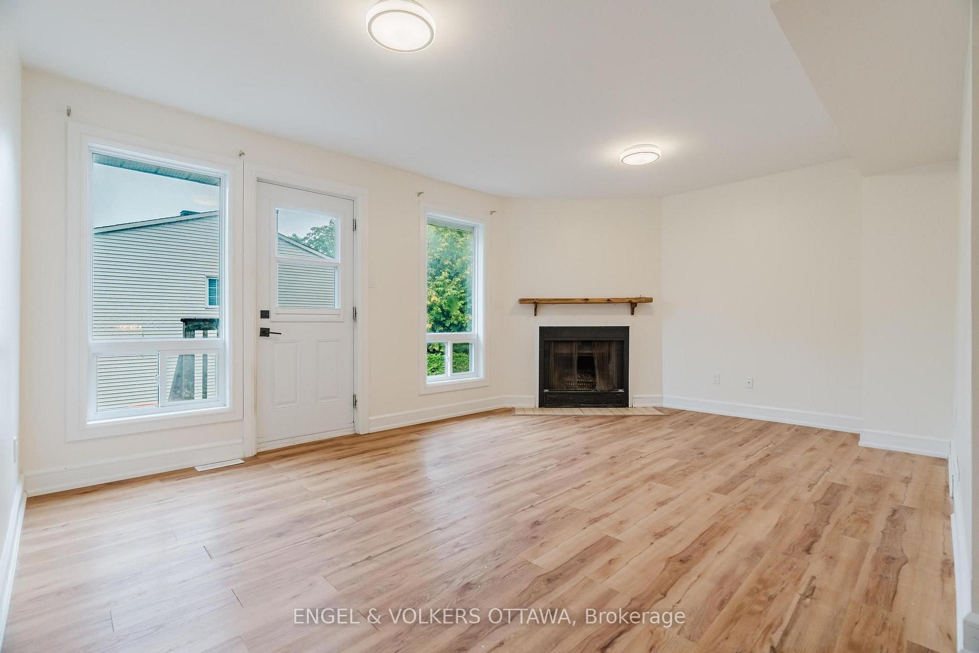 Photo 5 of Unit 19, 8 Almond Lane, Ottawa, Kanata - Katimavik — HOMEH