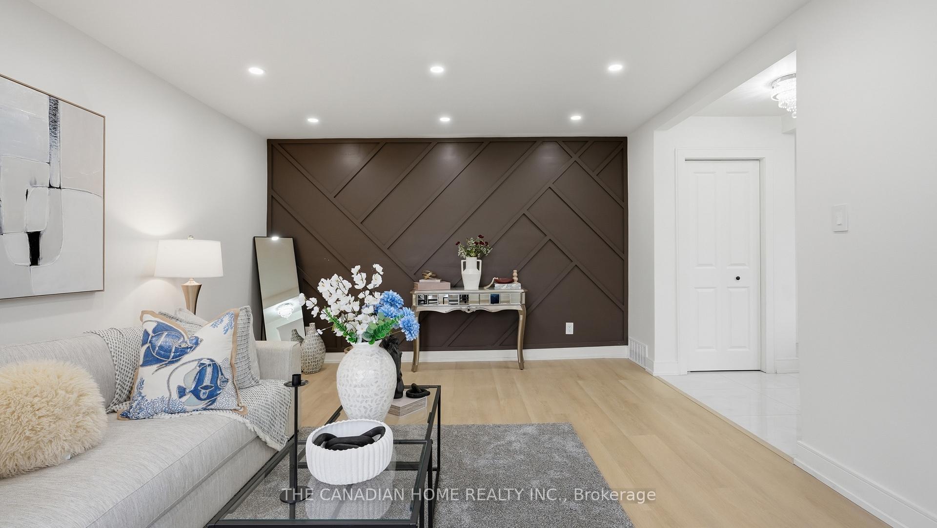 Photo 3 of 6041 Cadham Street, Niagara Falls, Arad/Fallsview — HOMEH