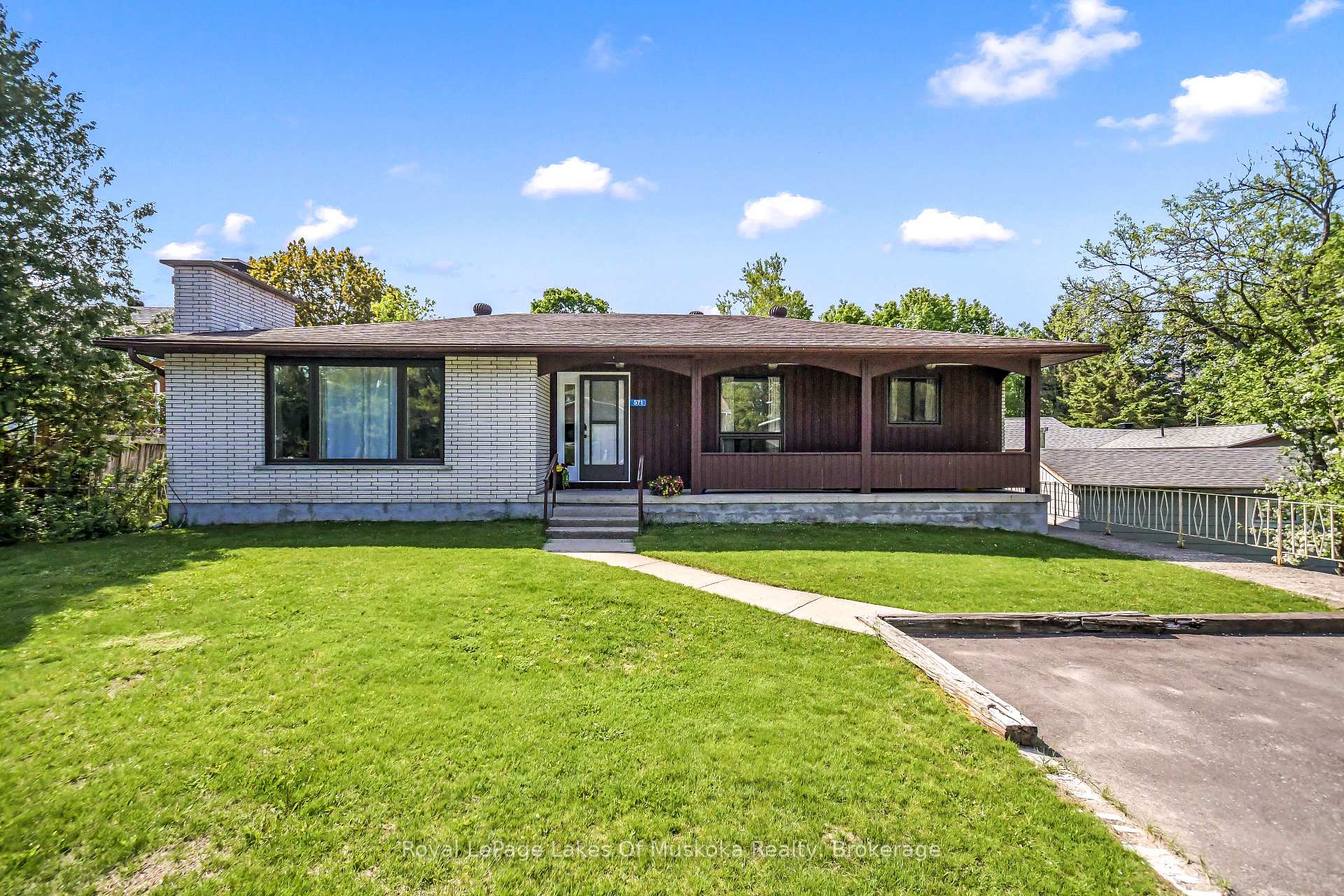 Photo 4 of 571 David Street E, Gravenhurst, Muskoka (S) — HOMEH