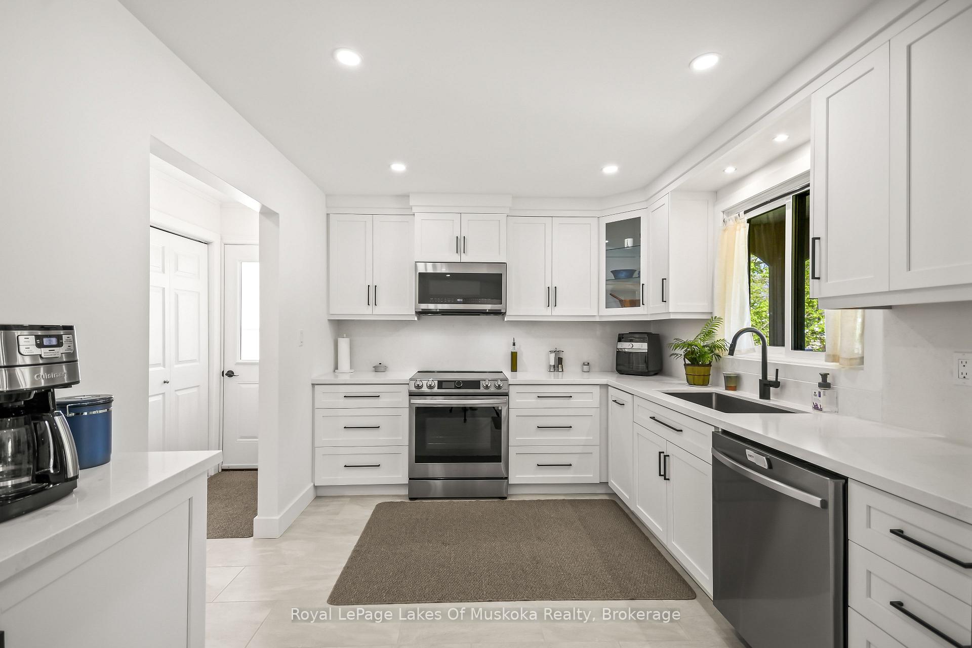 Photo 5 of 571 David Street E, Gravenhurst, Muskoka (S) — HOMEH