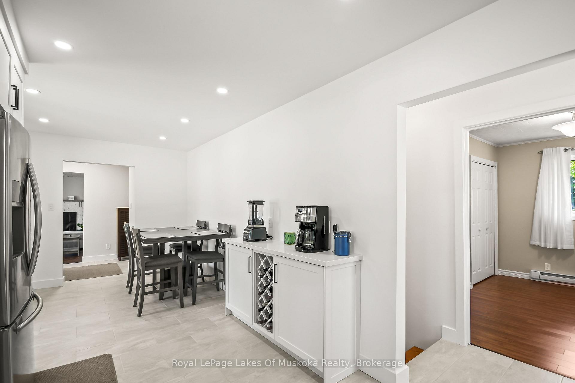 Photo 6 of 571 David Street E, Gravenhurst, Muskoka (S) — HOMEH