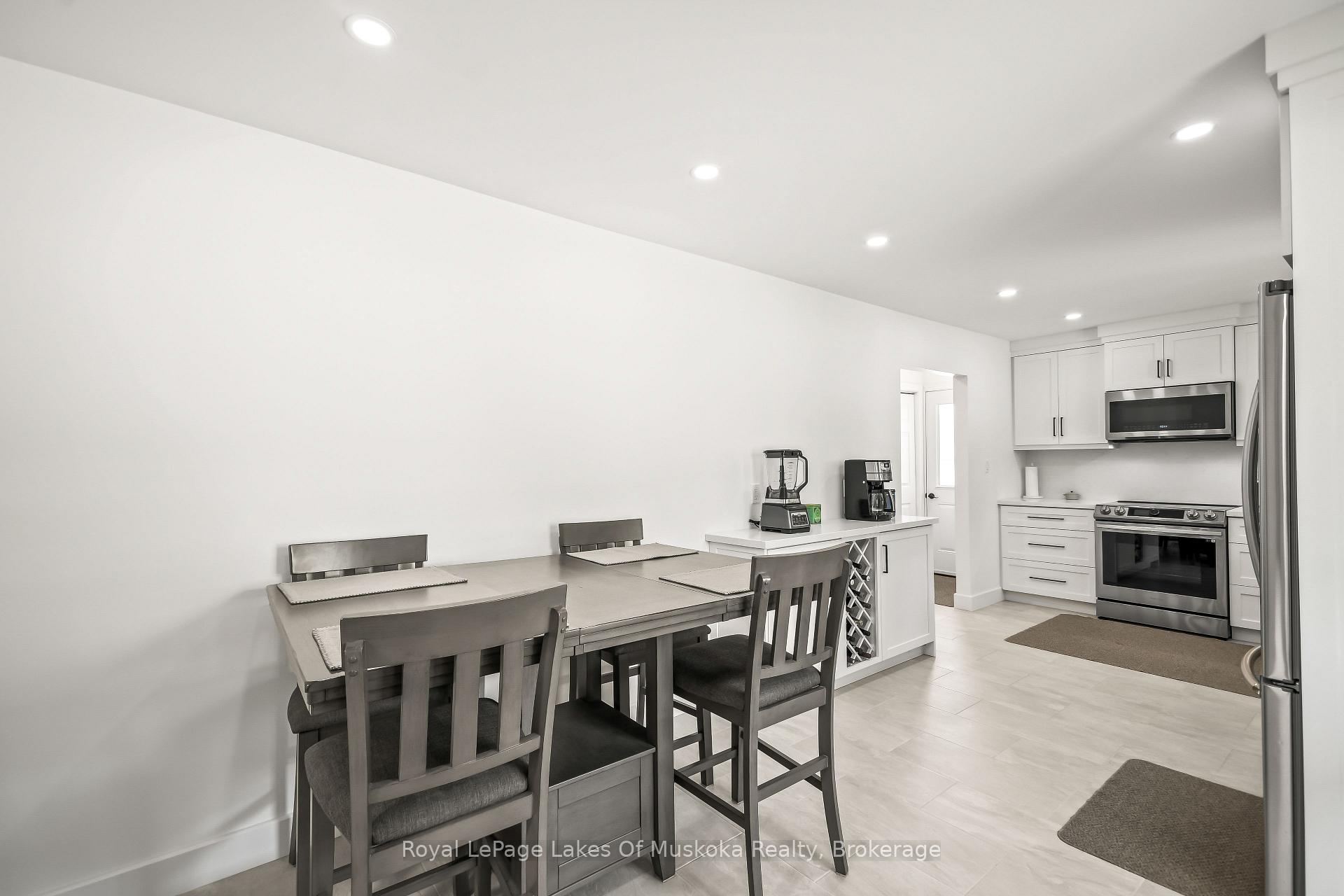 Photo 7 of 571 David Street E, Gravenhurst, Muskoka (S) — HOMEH