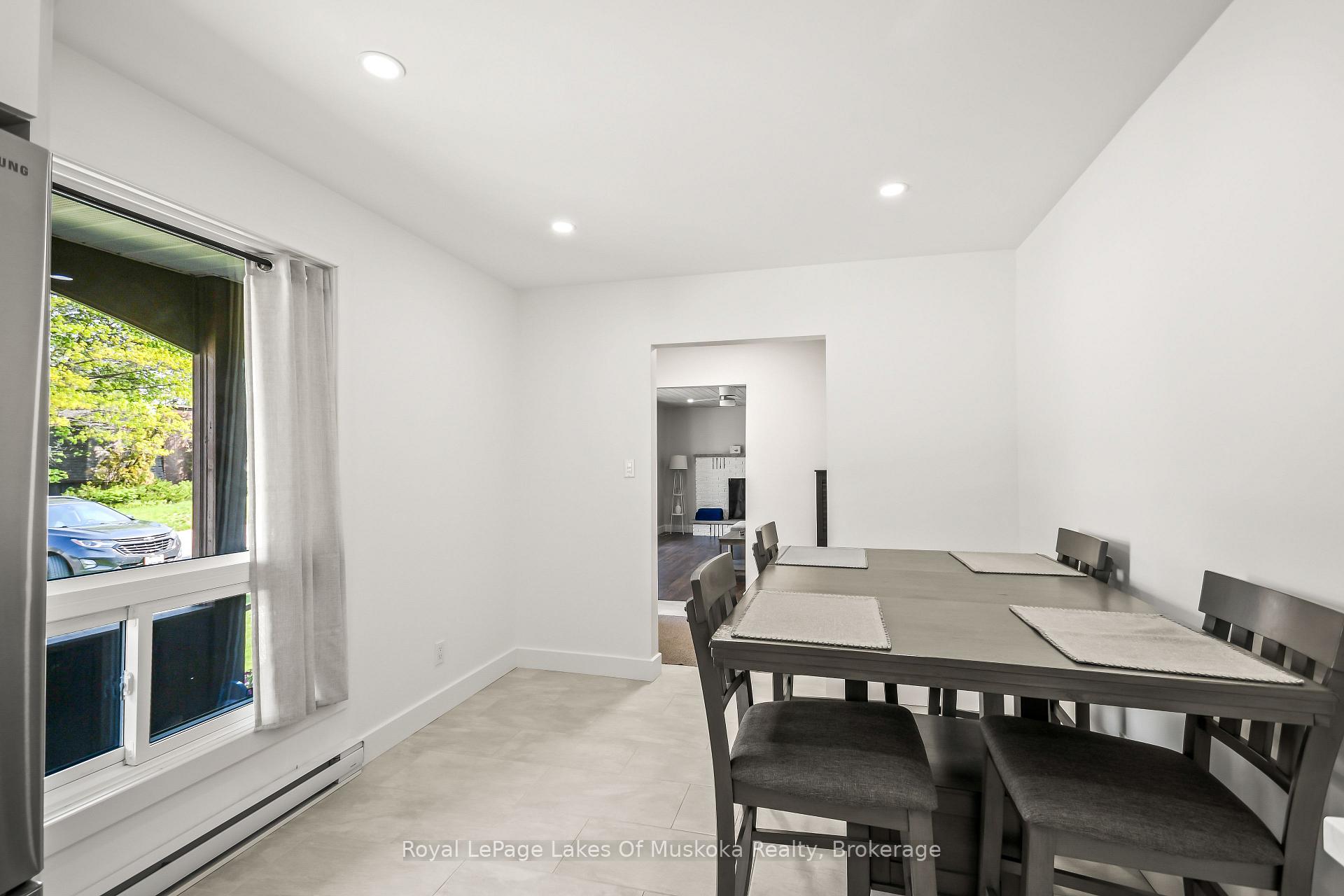Photo 8 of 571 David Street E, Gravenhurst, Muskoka (S) — HOMEH