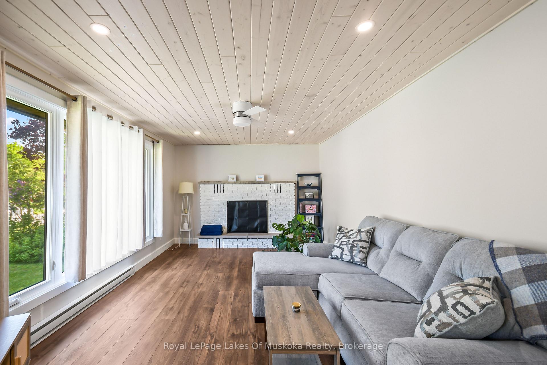 Photo 12 of 571 David Street E, Gravenhurst, Muskoka (S) — HOMEH