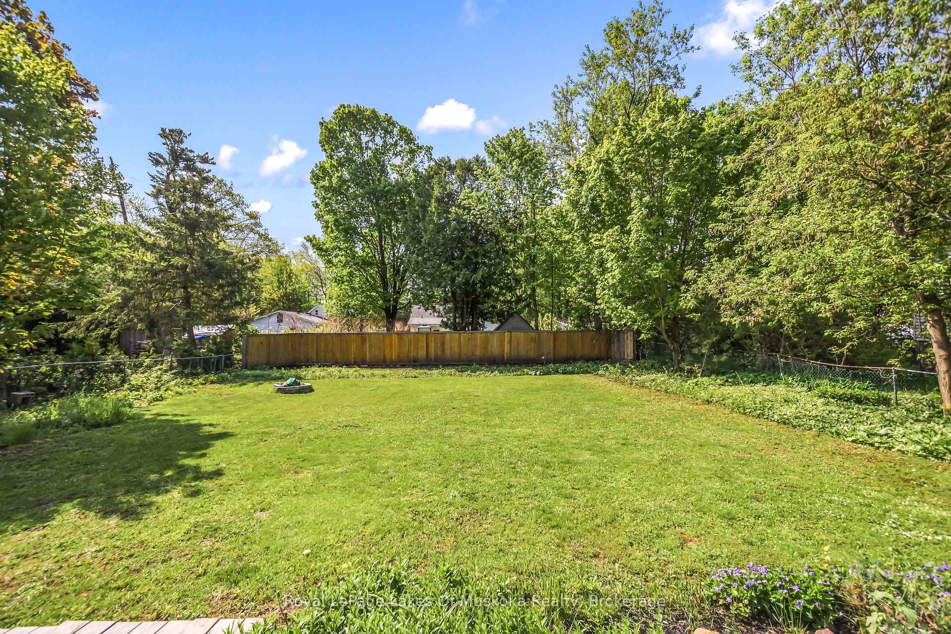 Photo 32 of 571 David Street E, Gravenhurst, Muskoka (S) — HOMEH