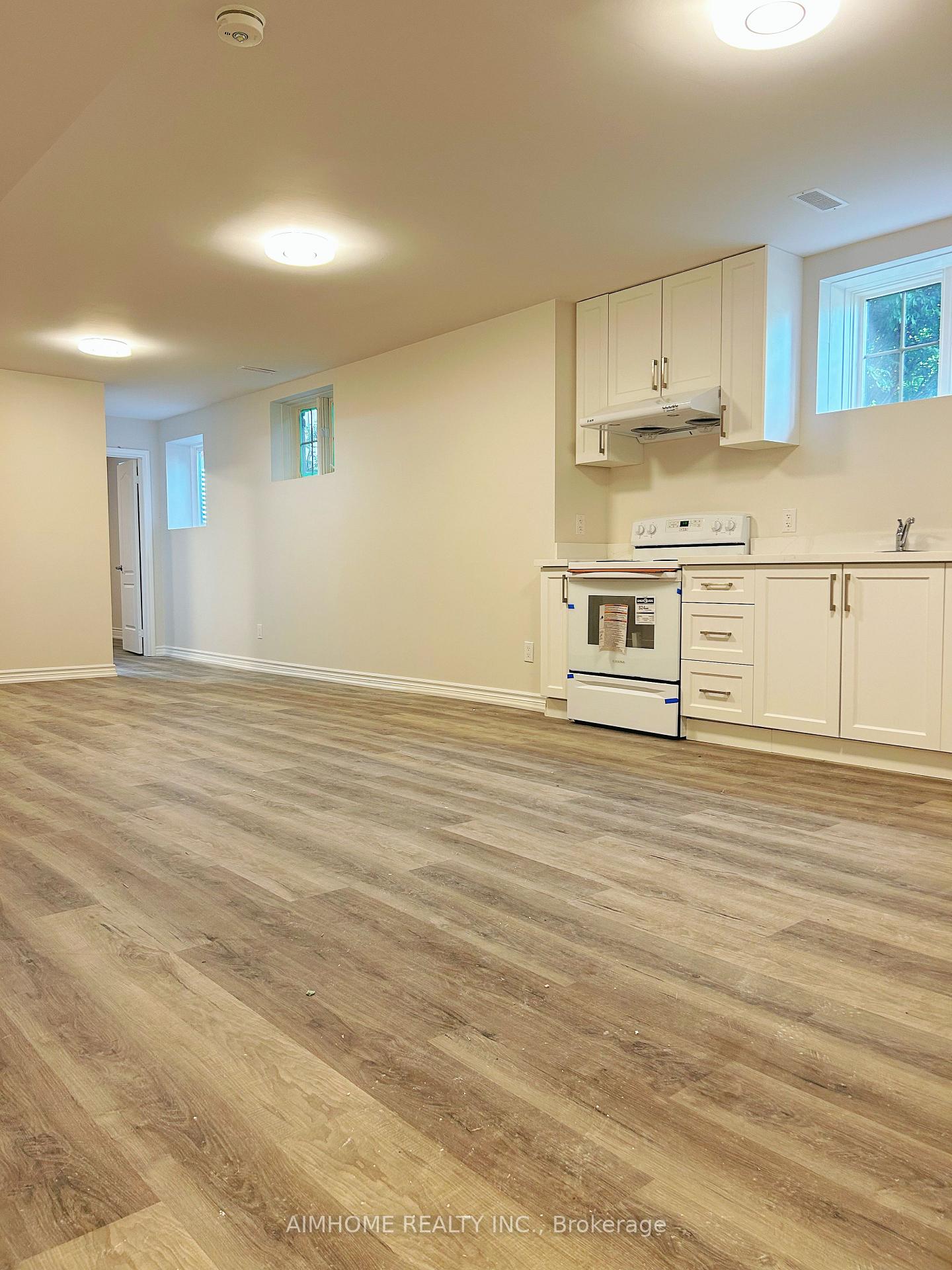 Photo 4 of Unit LegBsmt, 27 Maple Edge Lane, Whitby, Williamsburg — HOMEH