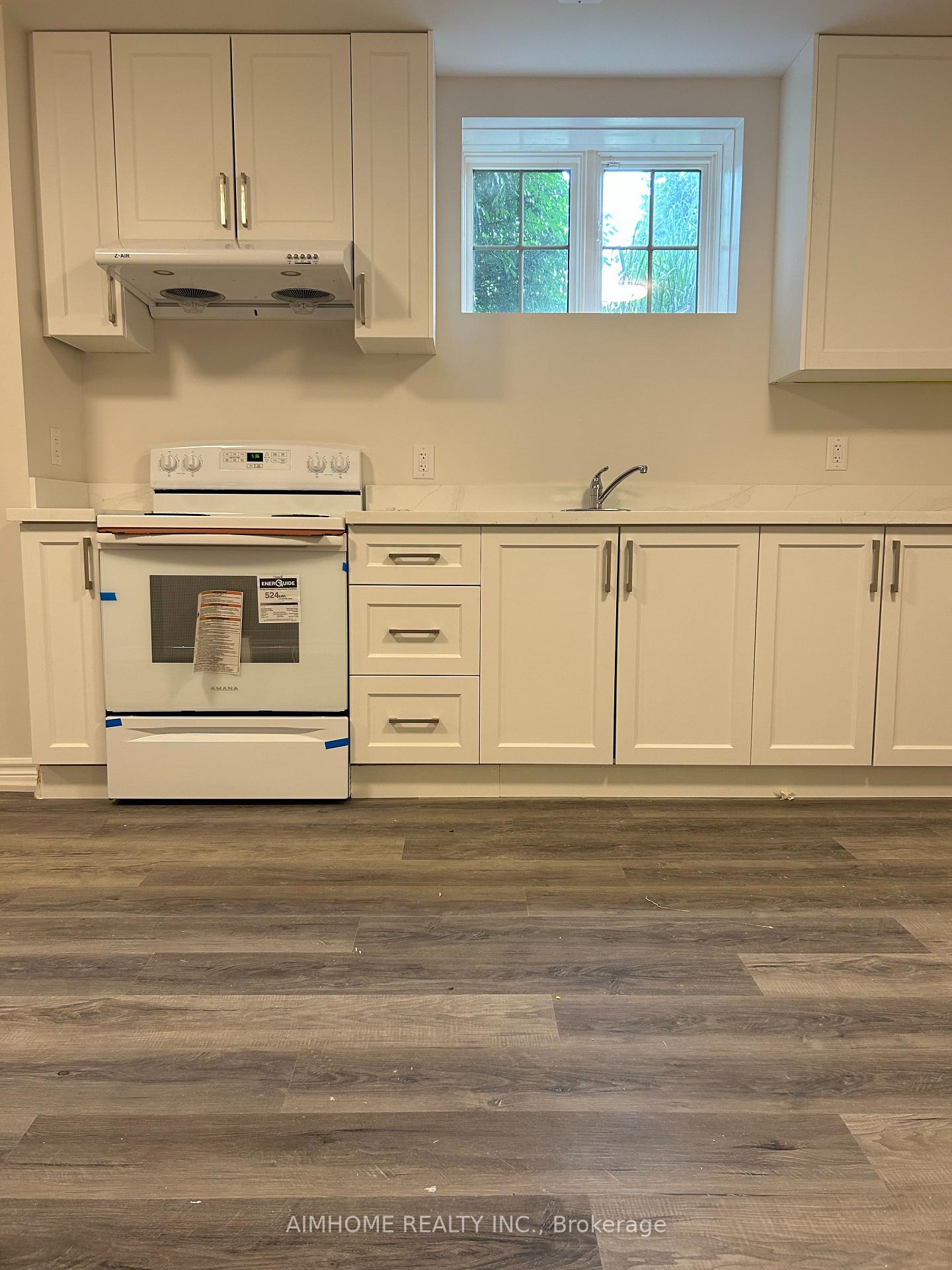 Photo 5 of Unit LegBsmt, 27 Maple Edge Lane, Whitby, Williamsburg — HOMEH
