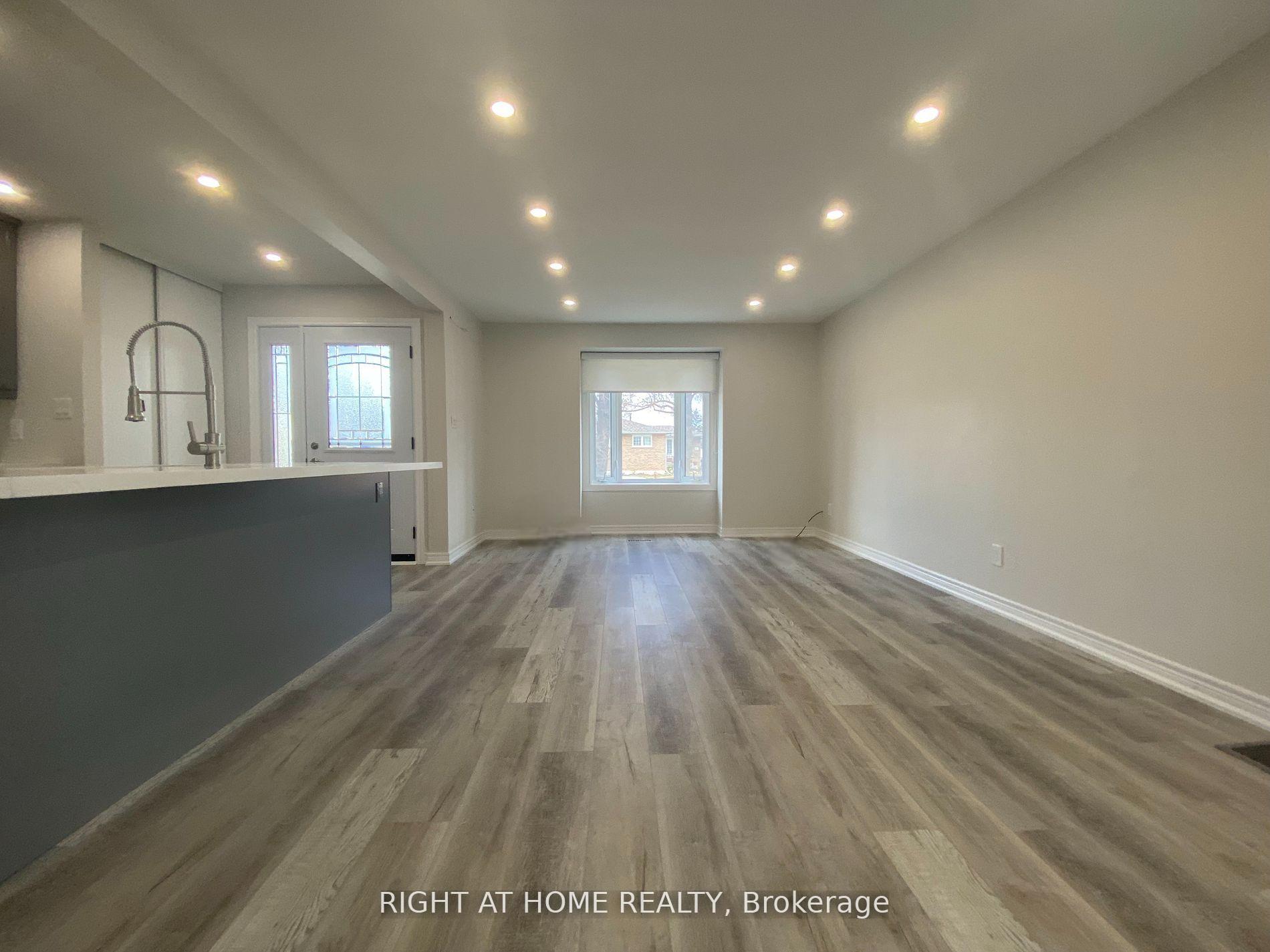 Photo 6 of 118 Avening Drive, Etobicoke, West Humber-Clairville — HOMEH