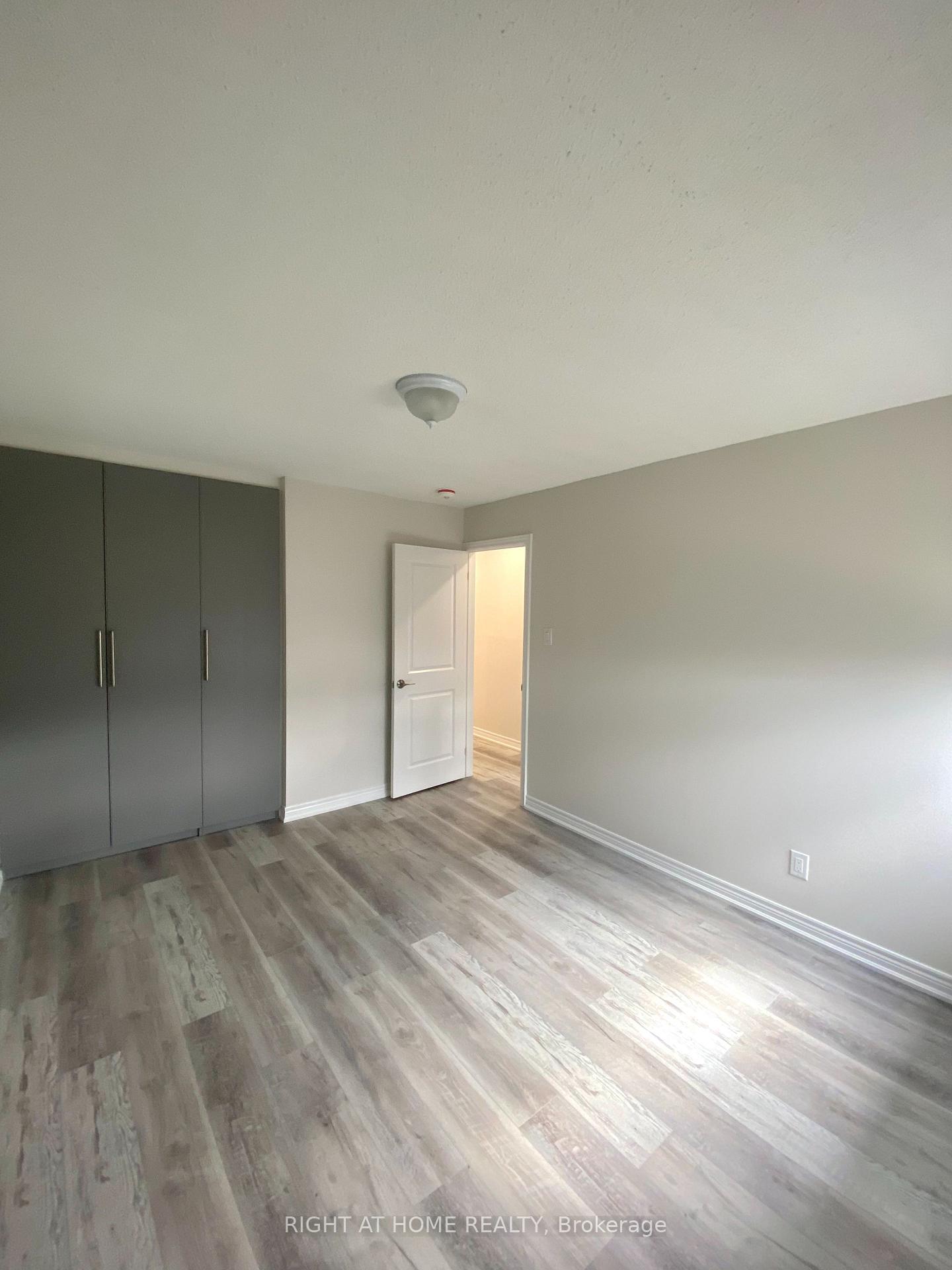 Photo 8 of 118 Avening Drive, Etobicoke, West Humber-Clairville — HOMEH