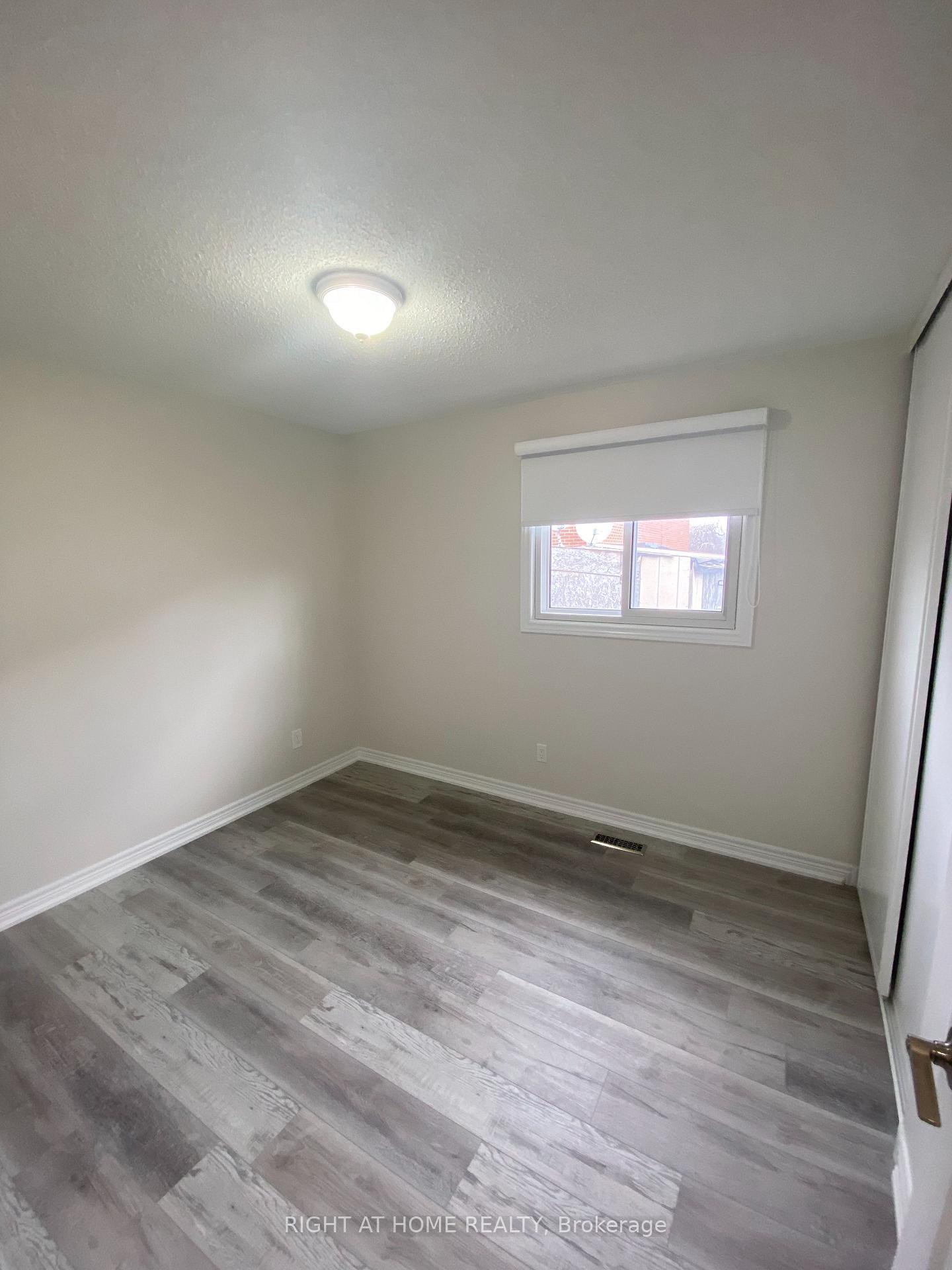 Photo 9 of 118 Avening Drive, Etobicoke, West Humber-Clairville — HOMEH