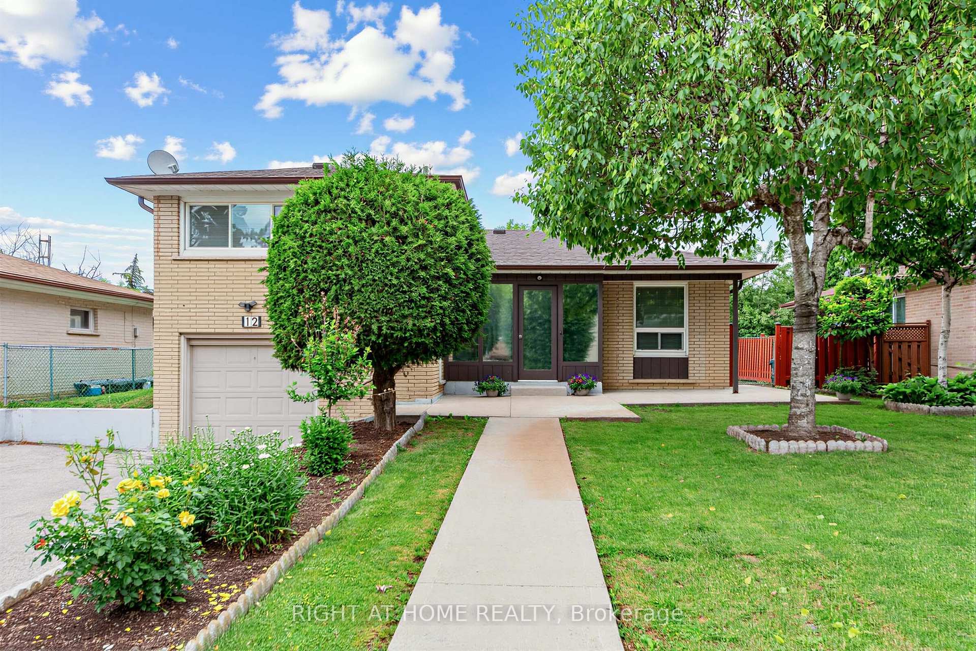 Photo 1 of 12 Candlewood Crescent, North York, York University Heights — HOMEH