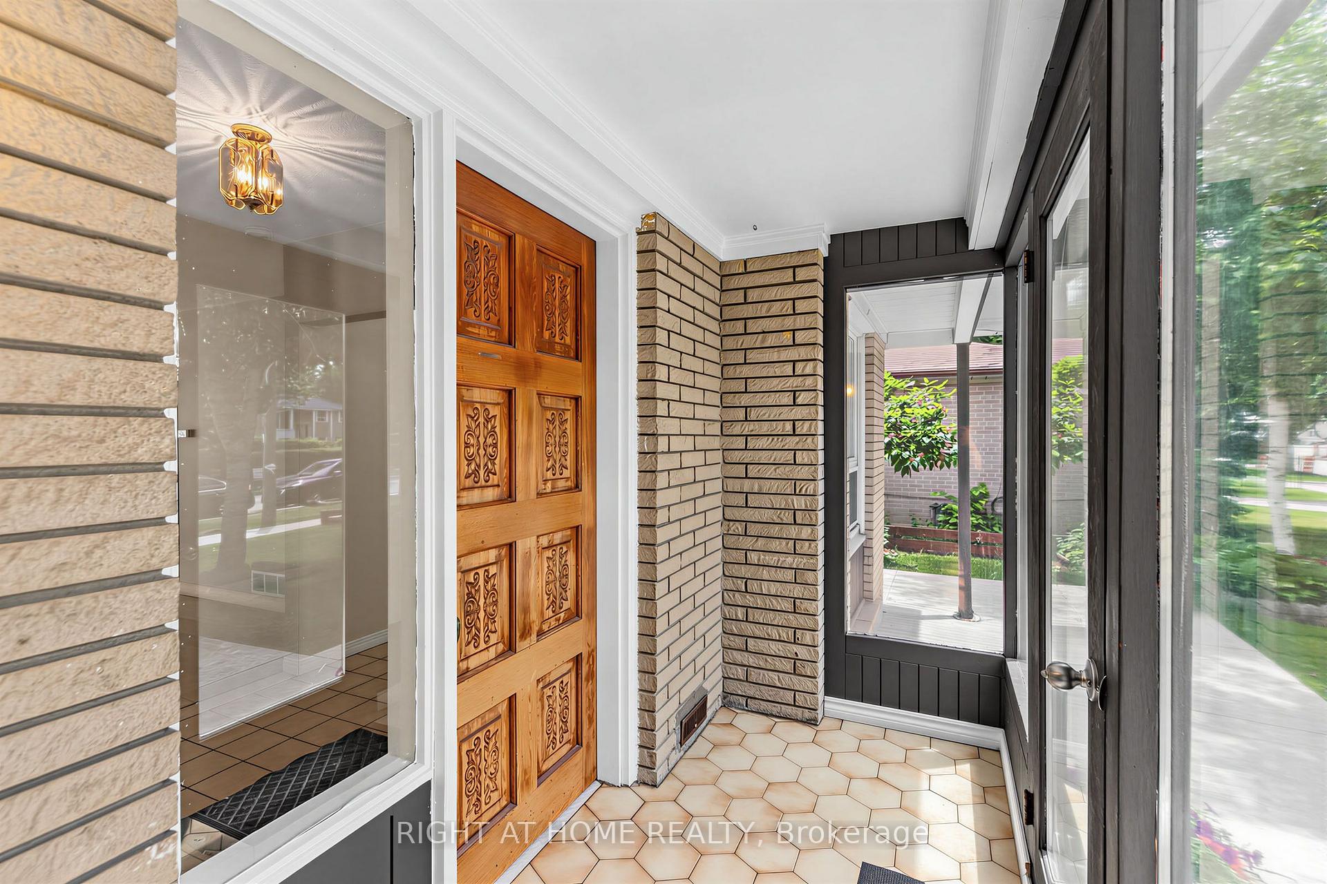 Photo 3 of 12 Candlewood Crescent, North York, York University Heights — HOMEH