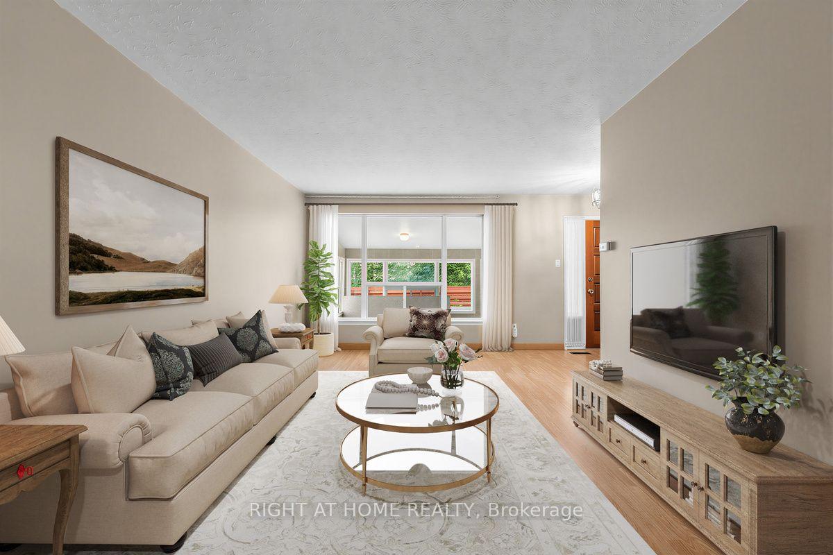 Photo 6 of 12 Candlewood Crescent, North York, York University Heights — HOMEH
