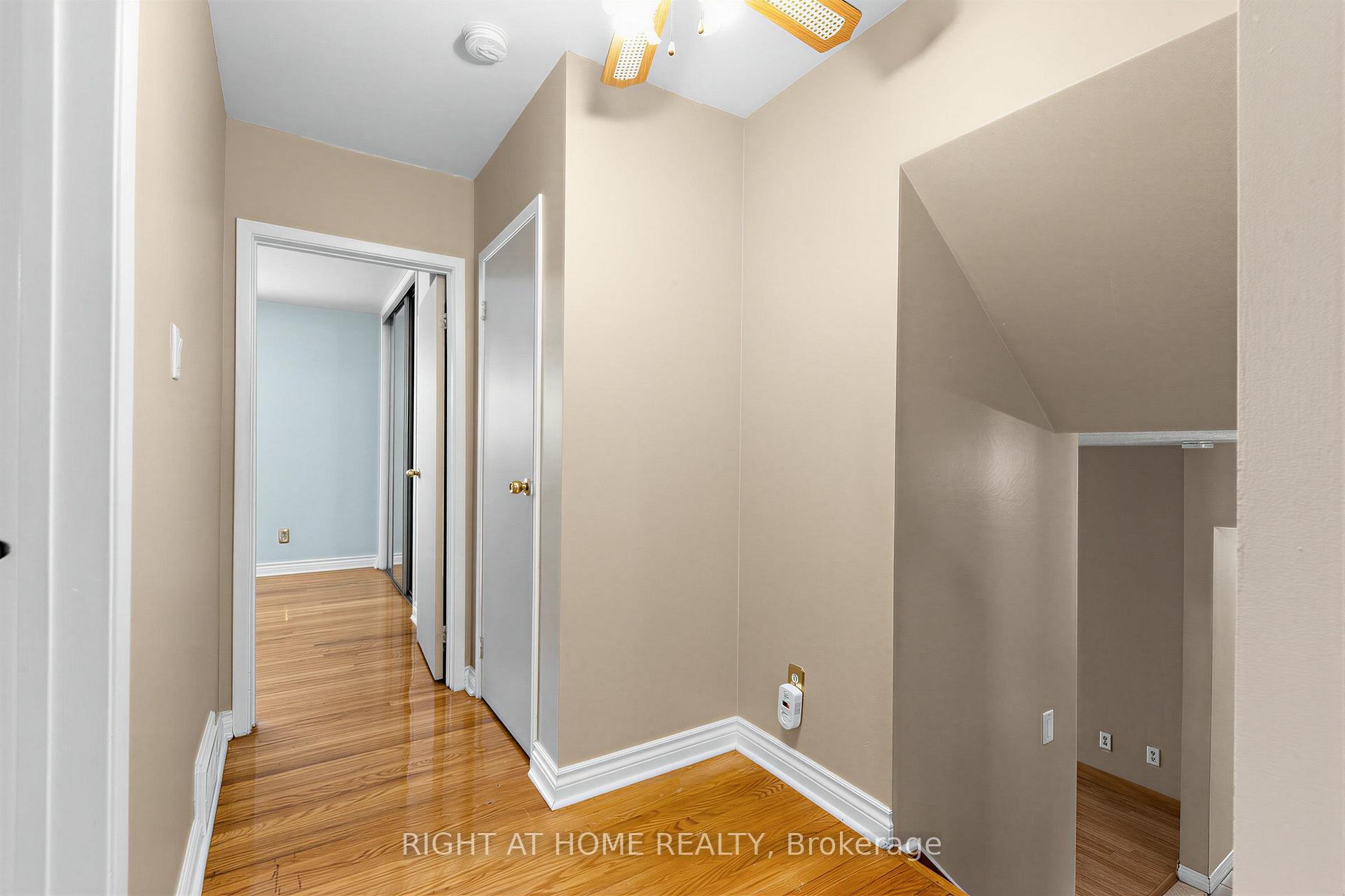 Photo 15 of 12 Candlewood Crescent, North York, York University Heights — HOMEH