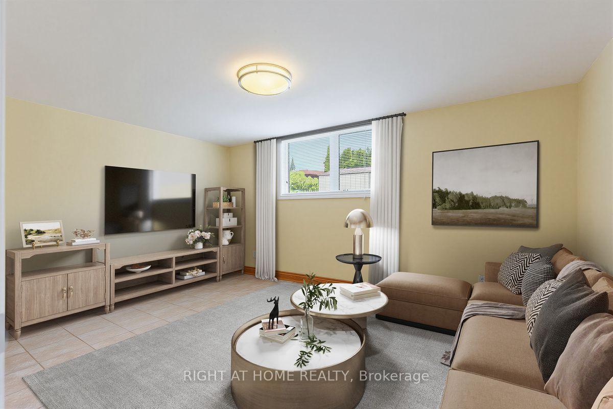 Photo 27 of 12 Candlewood Crescent, North York, York University Heights — HOMEH