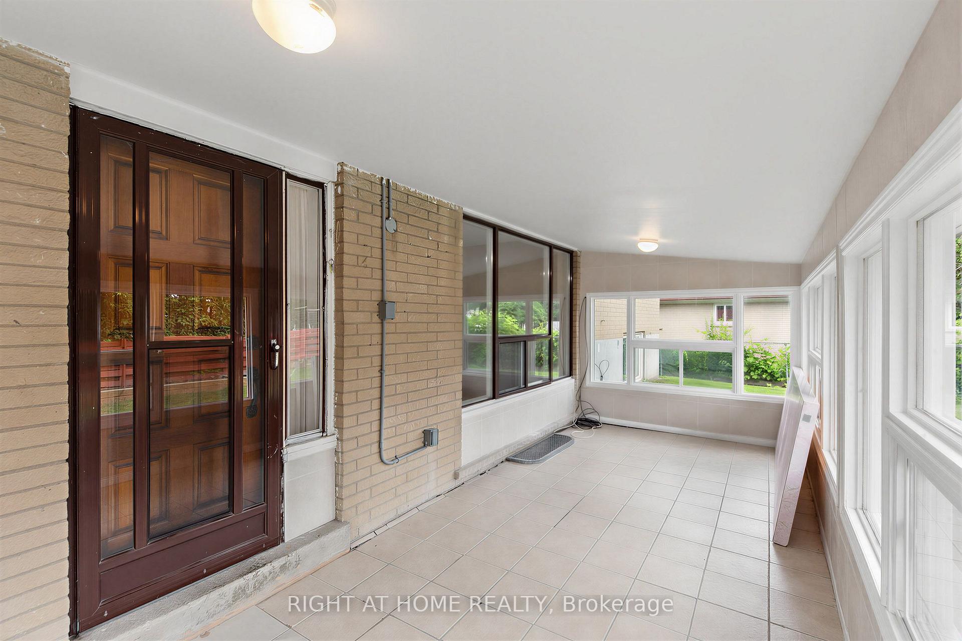 Photo 31 of 12 Candlewood Crescent, North York, York University Heights — HOMEH