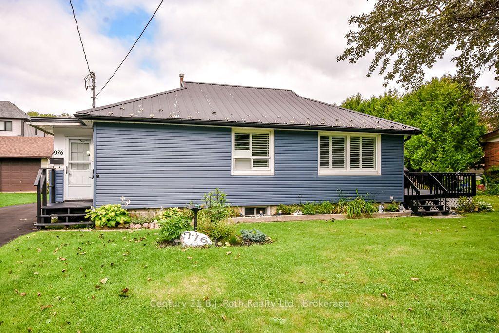 Photo 2 of 976 Yonge Street, Midland — HOMEH