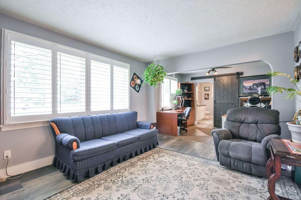 Photo 4 of 976 Yonge Street, Midland — HOMEH