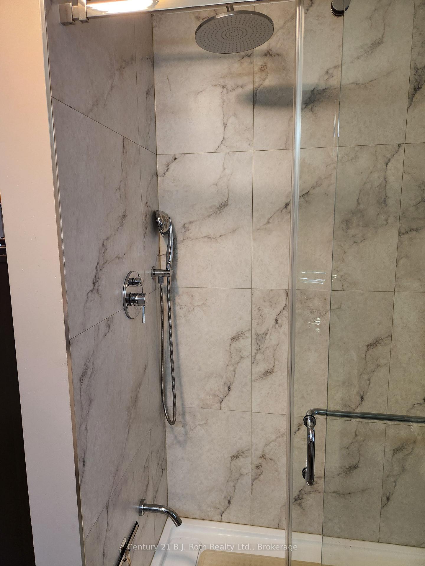 Photo 16 of 976 Yonge Street, Midland — HOMEH