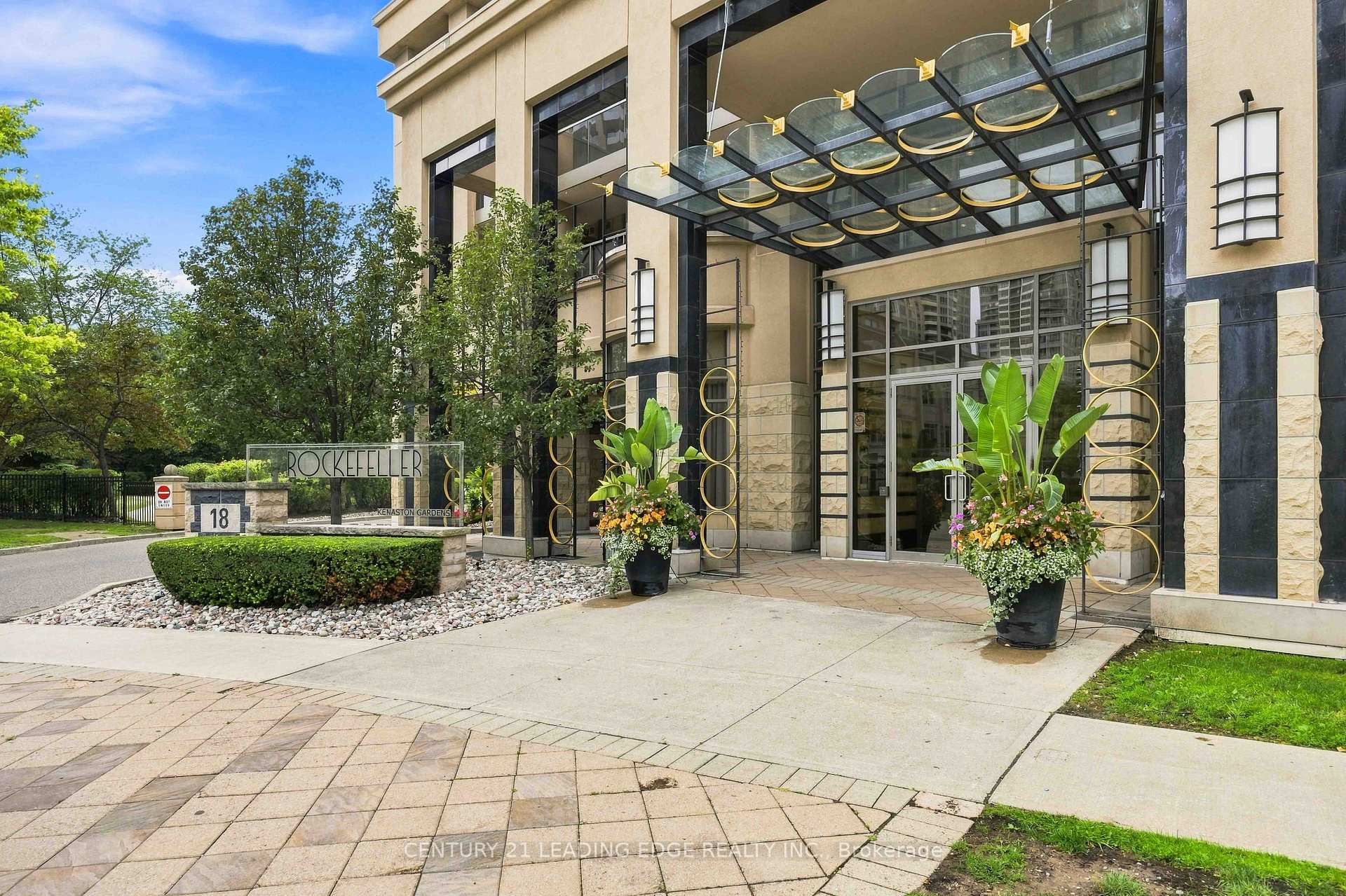 Front of Unit 212, 18 Kenaston Gardens