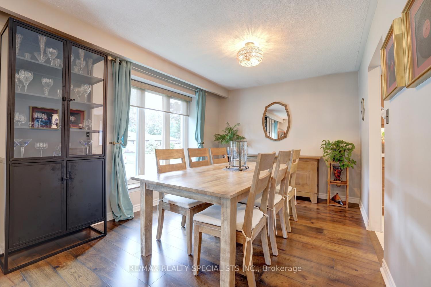 Photo 8 of 293 Louis Drive, Mississauga, Cooksville — HOMEH