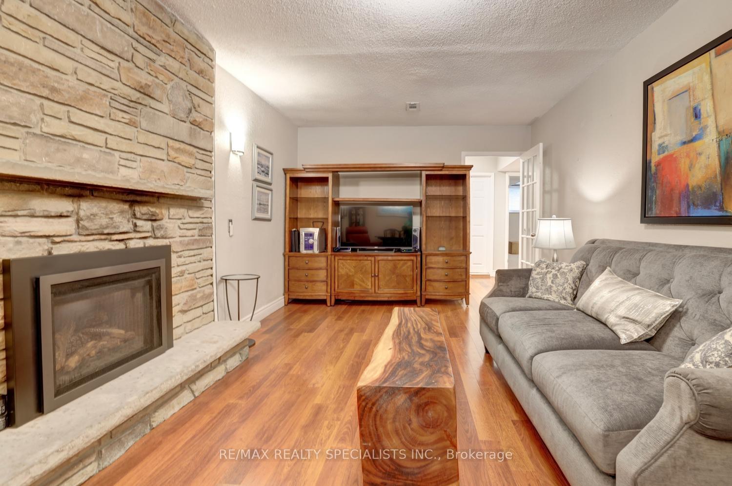 Photo 26 of 293 Louis Drive, Mississauga, Cooksville — HOMEH