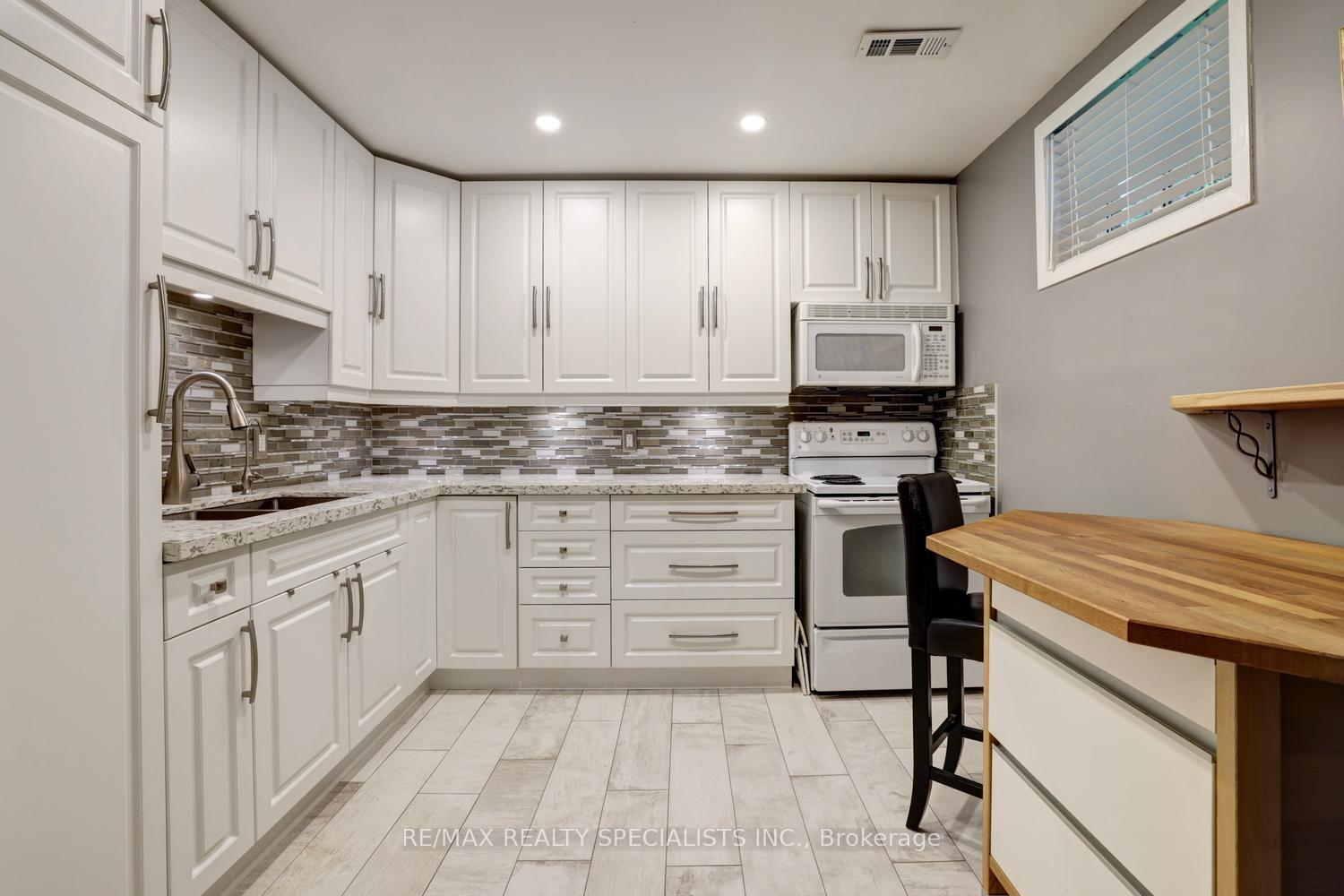 Photo 28 of 293 Louis Drive, Mississauga, Cooksville — HOMEH