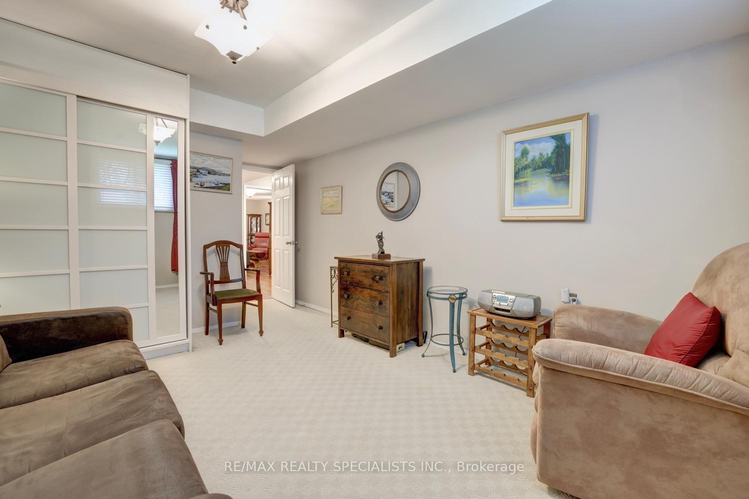 Photo 32 of 293 Louis Drive, Mississauga, Cooksville — HOMEH