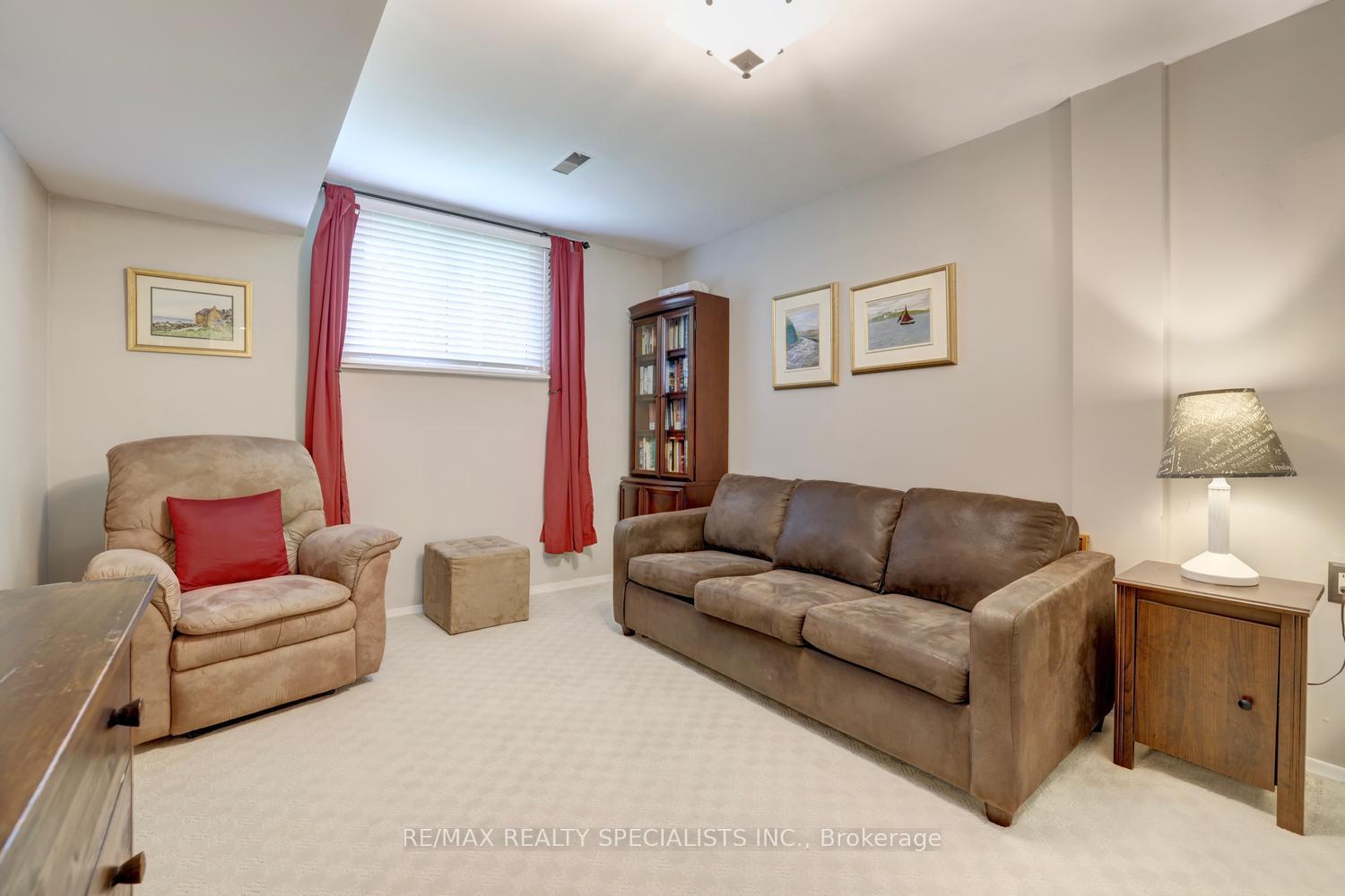 Photo 33 of 293 Louis Drive, Mississauga, Cooksville — HOMEH