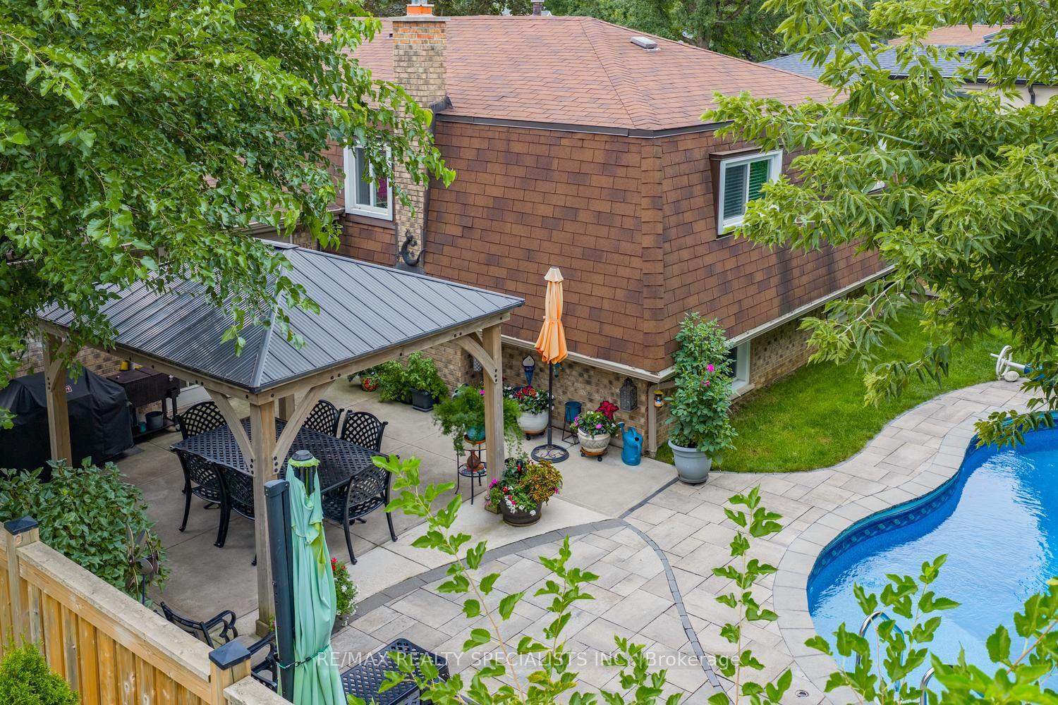 Photo 39 of 293 Louis Drive, Mississauga, Cooksville — HOMEH