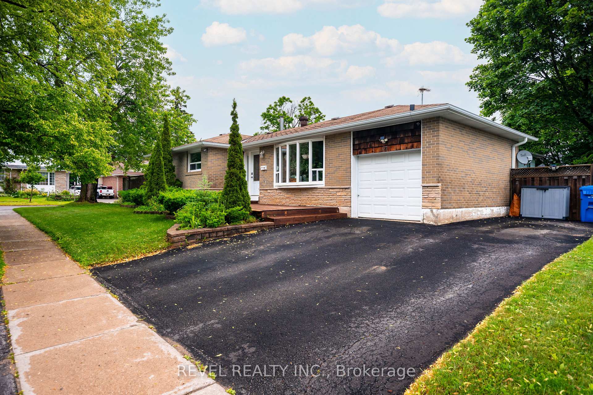 Photo 12 of 67 Carlton Drive, Orangeville — HOMEH