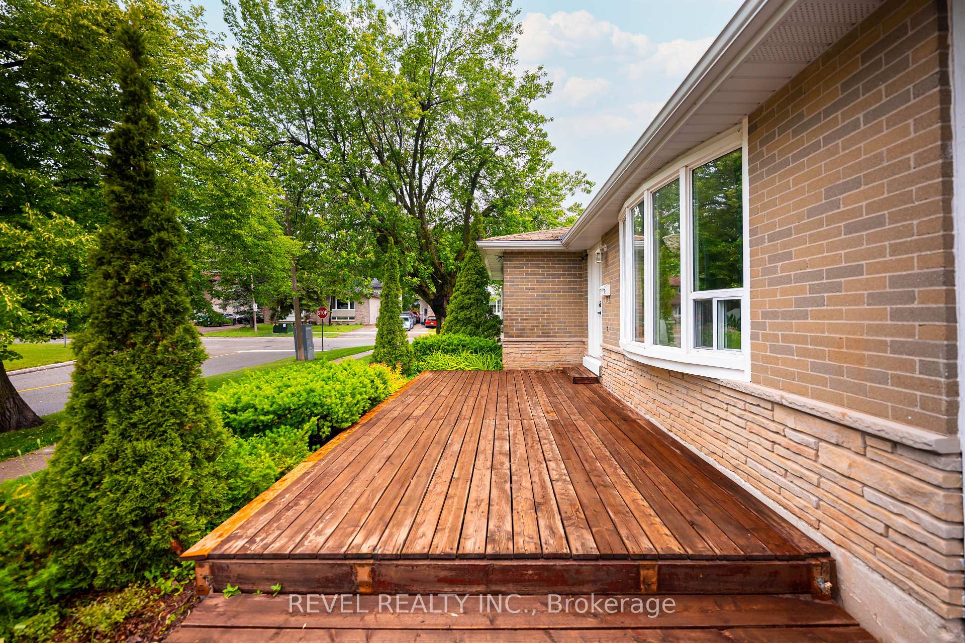 Photo 15 of 67 Carlton Drive, Orangeville — HOMEH