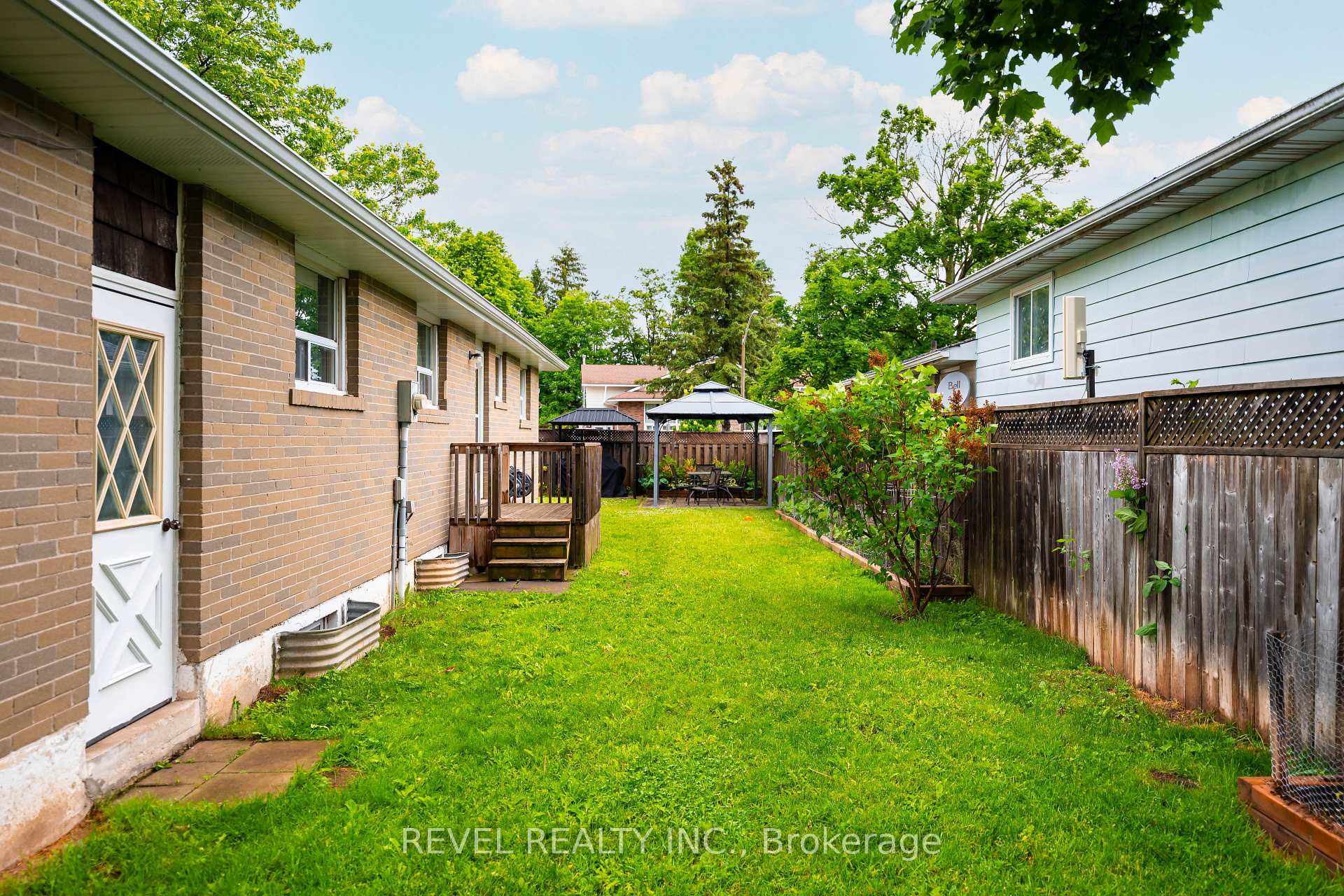 Photo 22 of 67 Carlton Drive, Orangeville — HOMEH