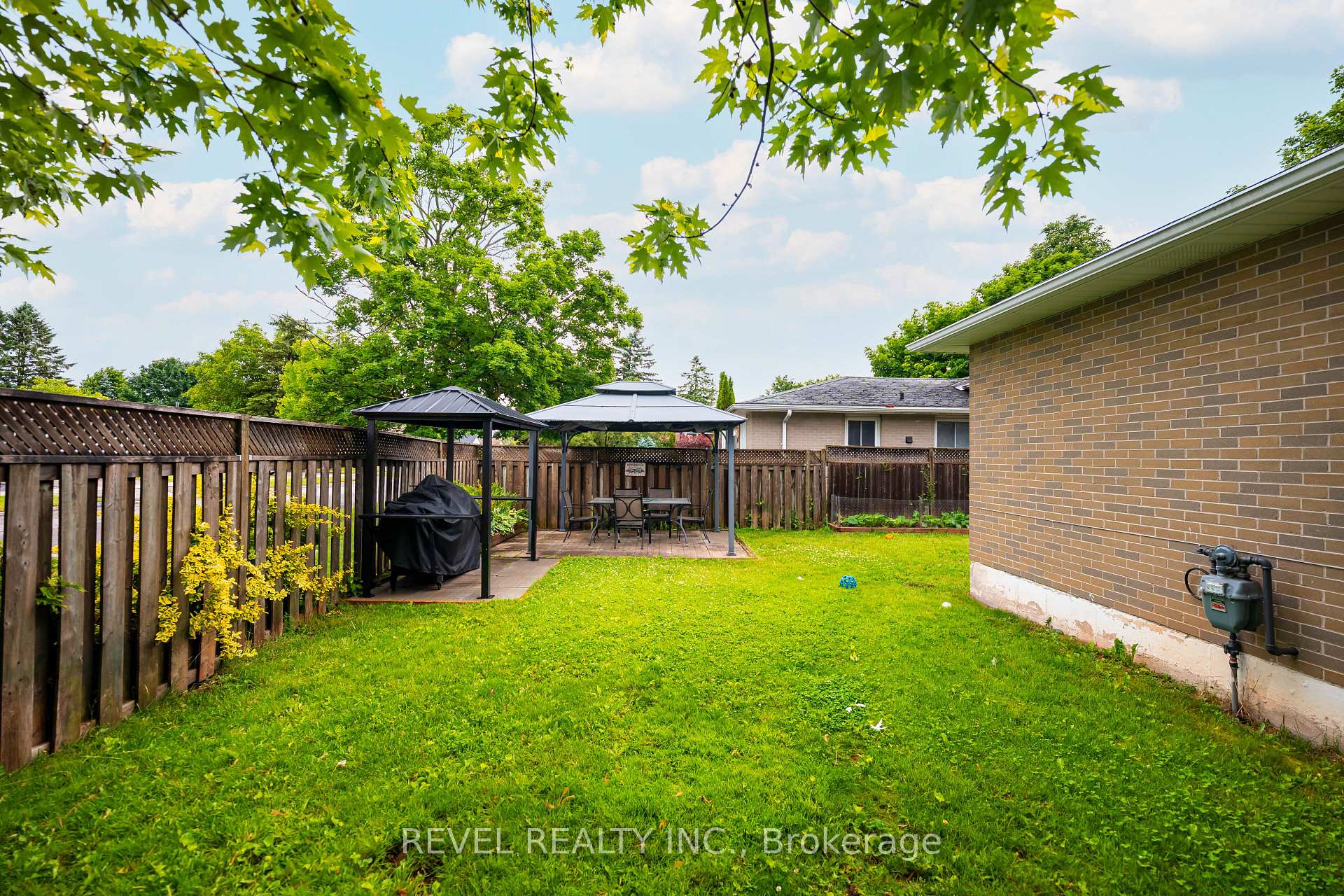 Photo 26 of 67 Carlton Drive, Orangeville — HOMEH