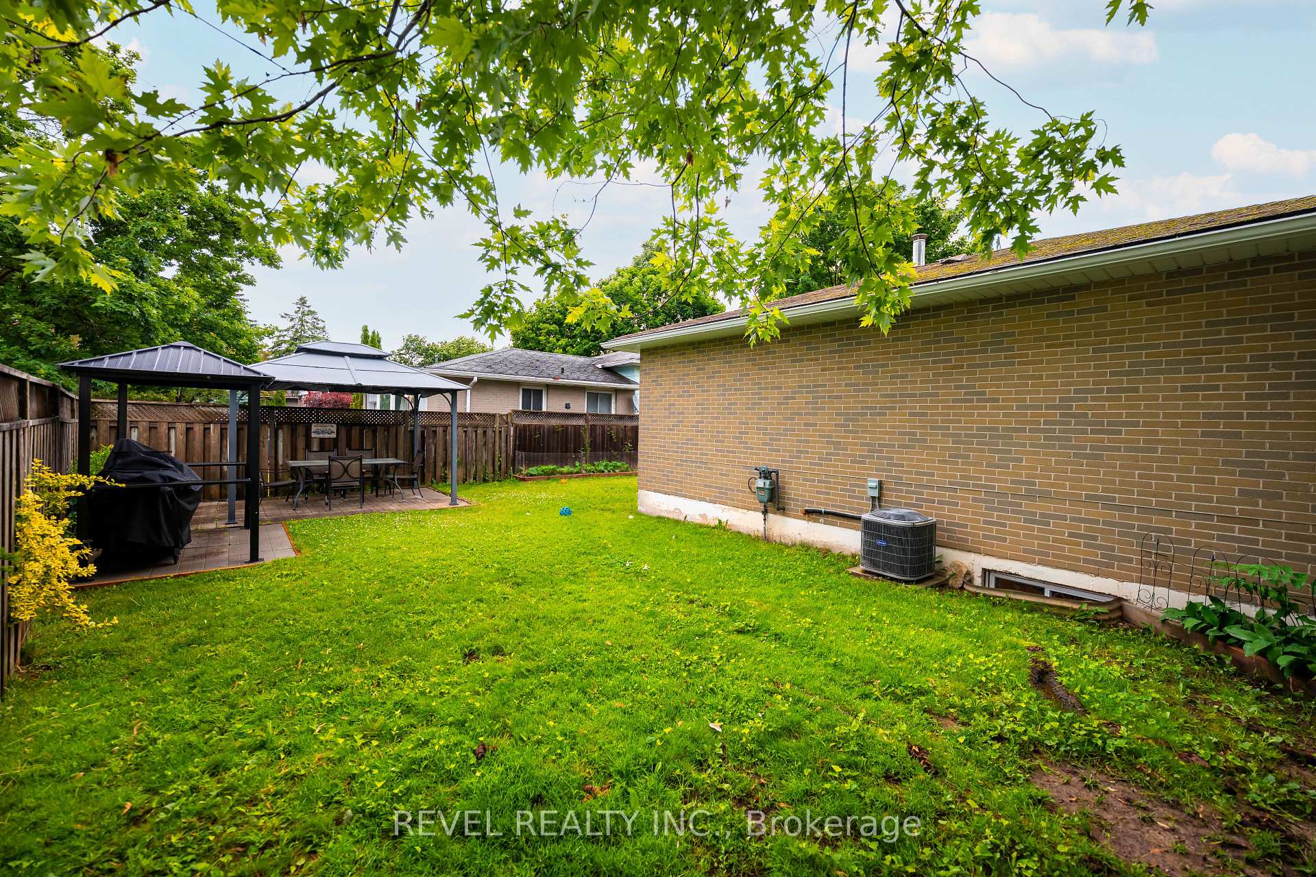 Photo 27 of 67 Carlton Drive, Orangeville — HOMEH