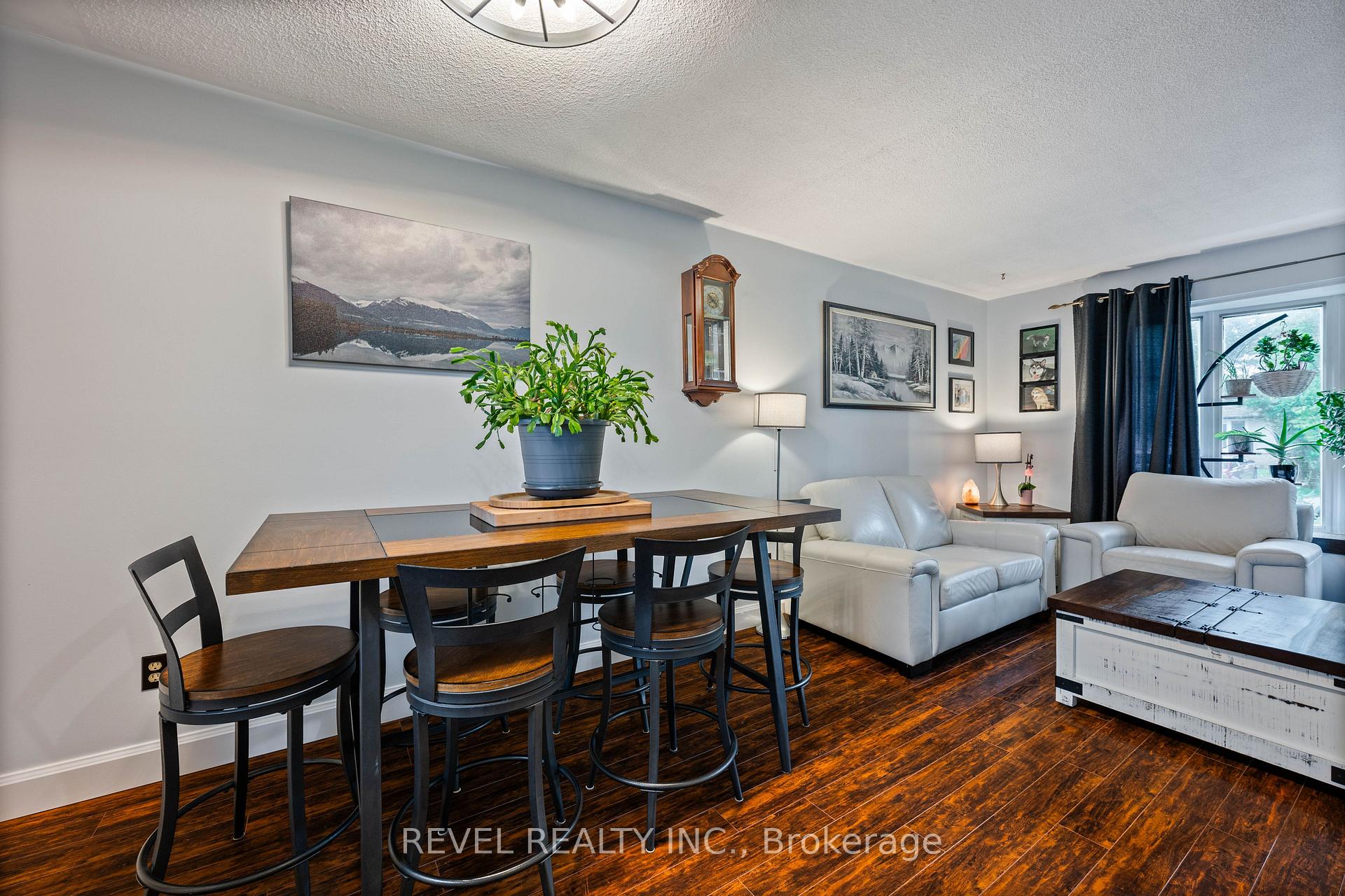 Photo 33 of 67 Carlton Drive, Orangeville — HOMEH