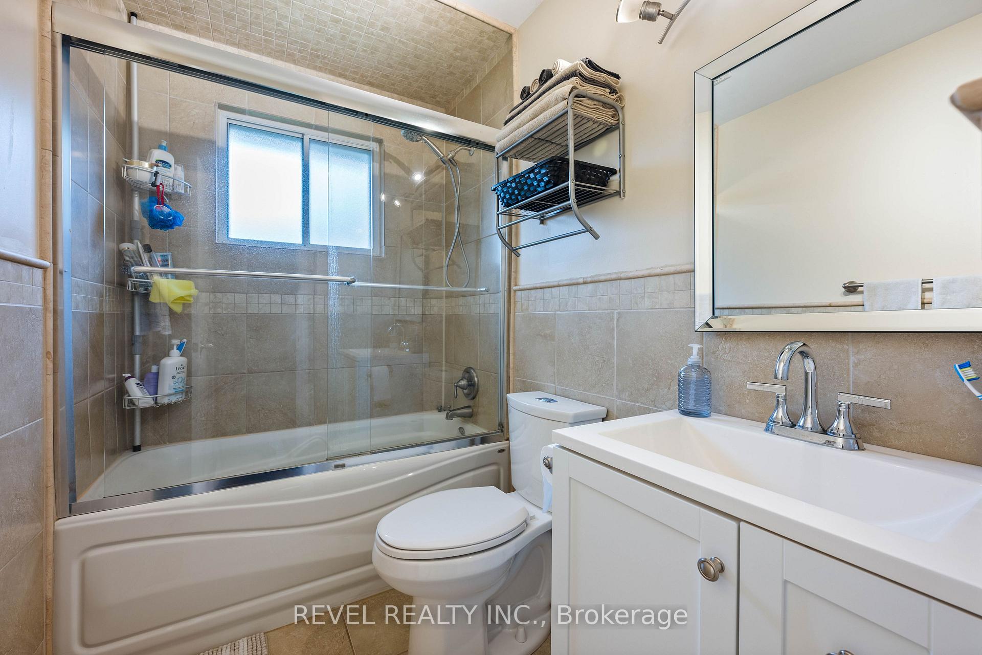 Photo 36 of 67 Carlton Drive, Orangeville — HOMEH