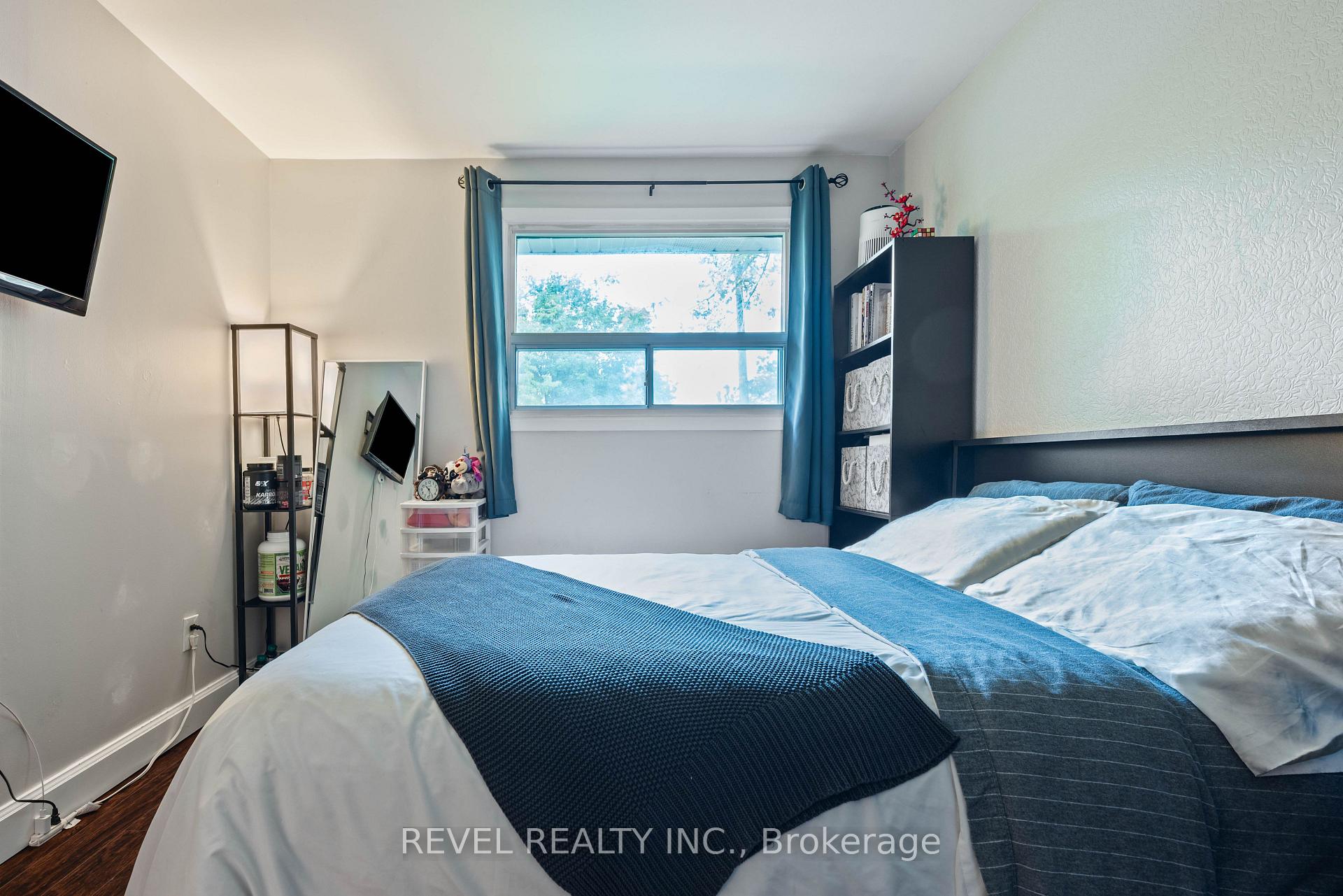 Photo 41 of 67 Carlton Drive, Orangeville — HOMEH