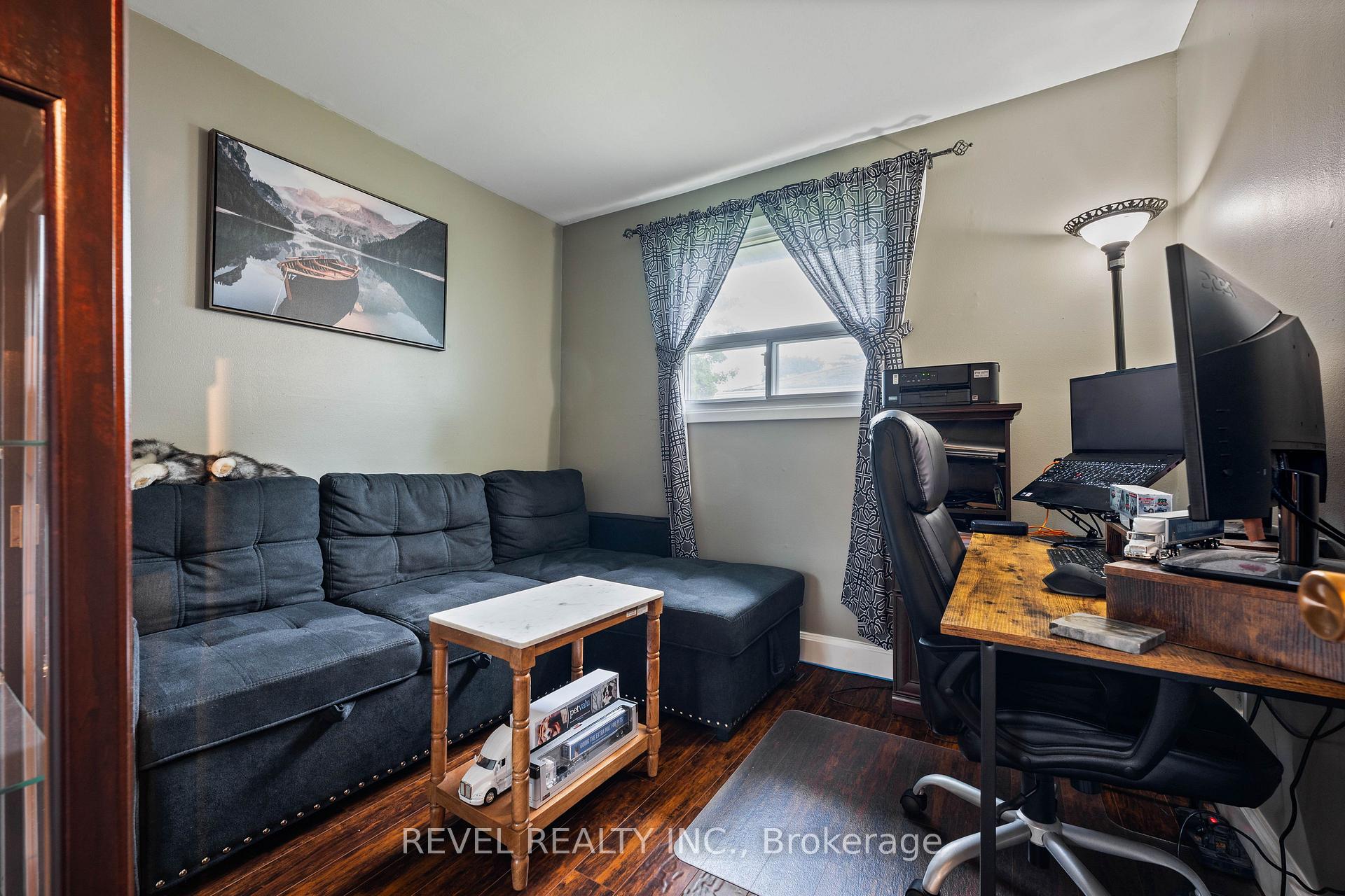 Photo 42 of 67 Carlton Drive, Orangeville — HOMEH